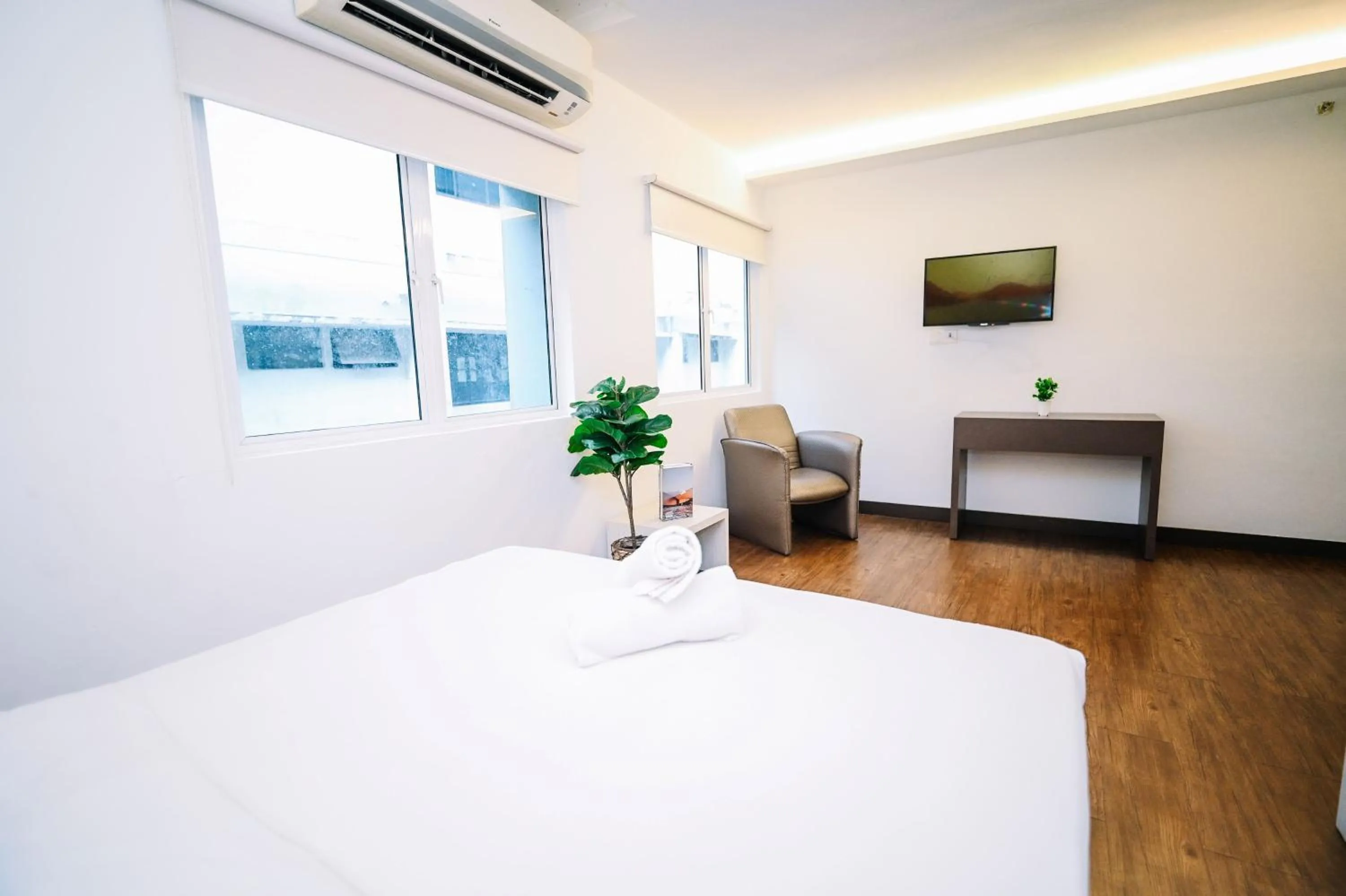 Swing & Pillows - KL Cheras Maluri