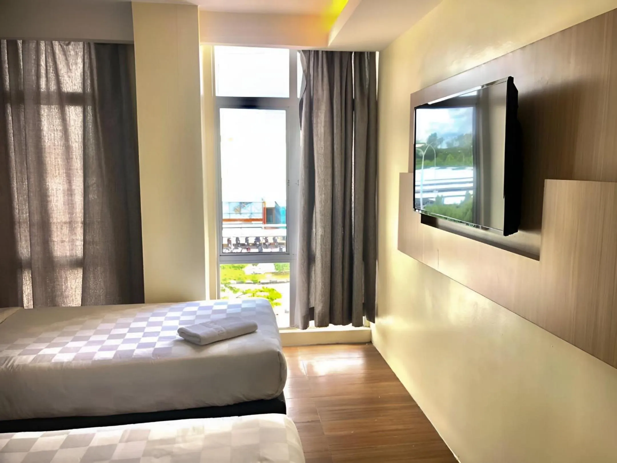 View (from property/room), Bed in Double Happiness Hotel