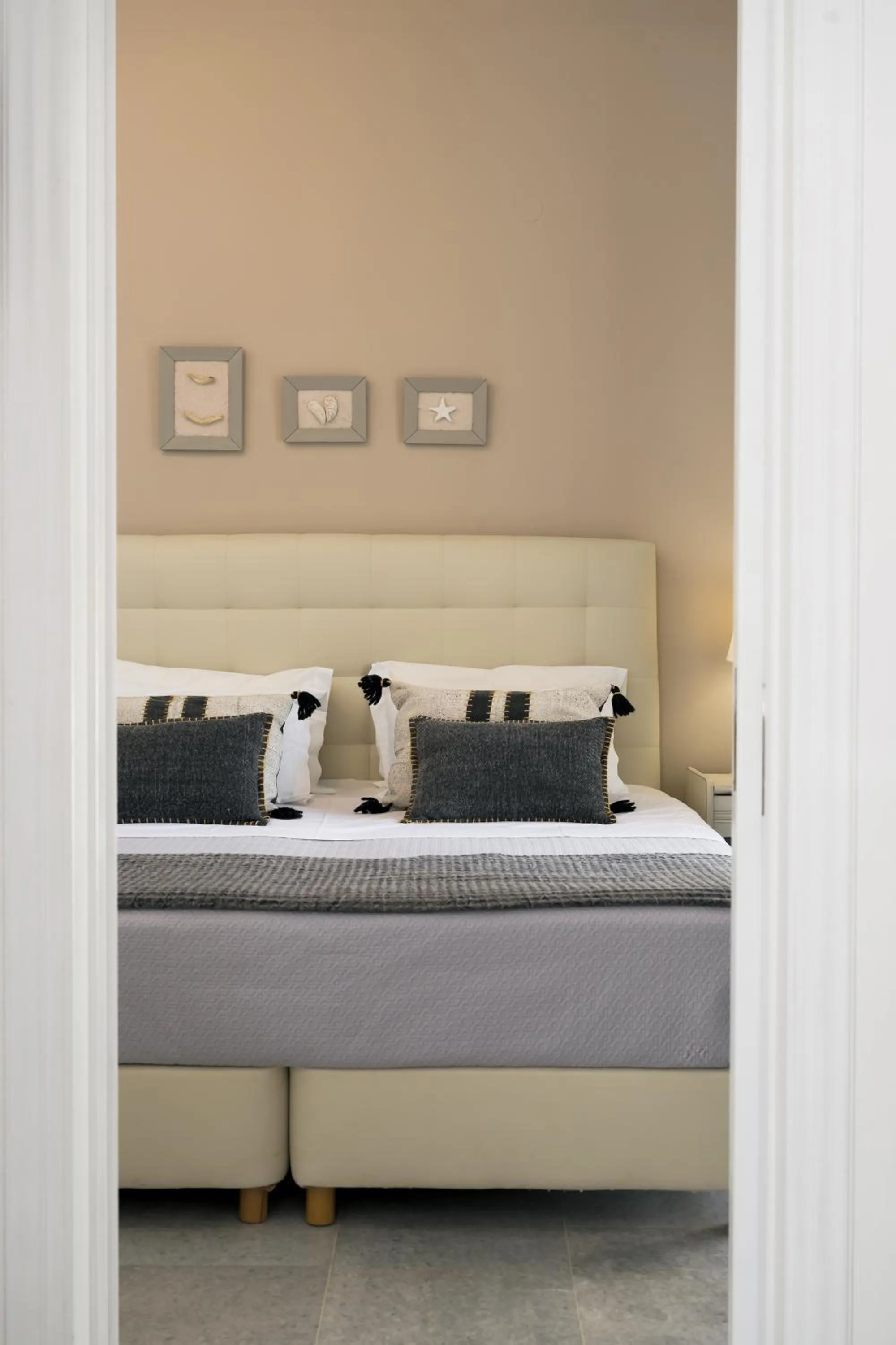 Bedroom, Bed in Scala Apartments