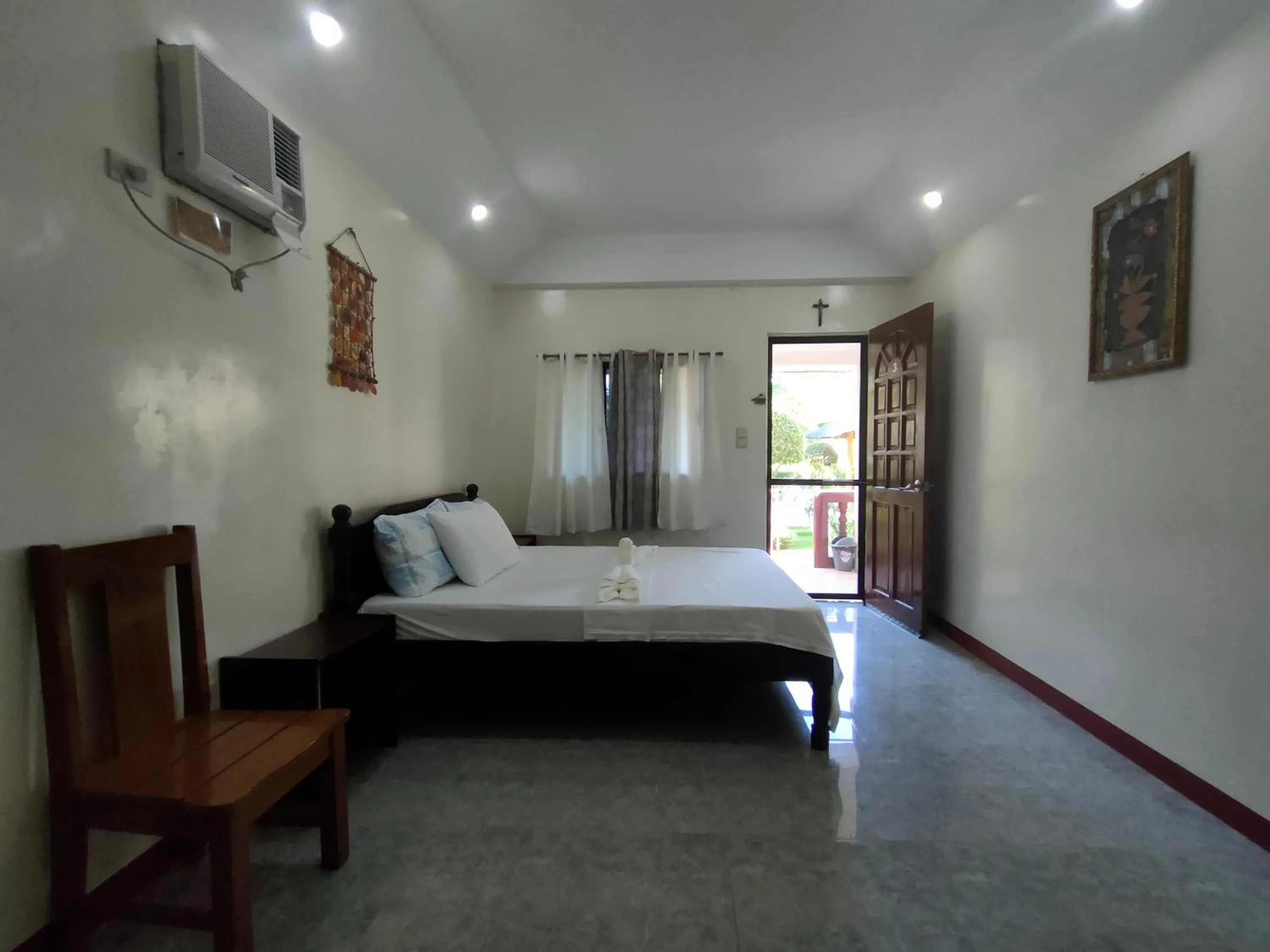 Photo of the whole room in SUNSHINE PARADISE Inn