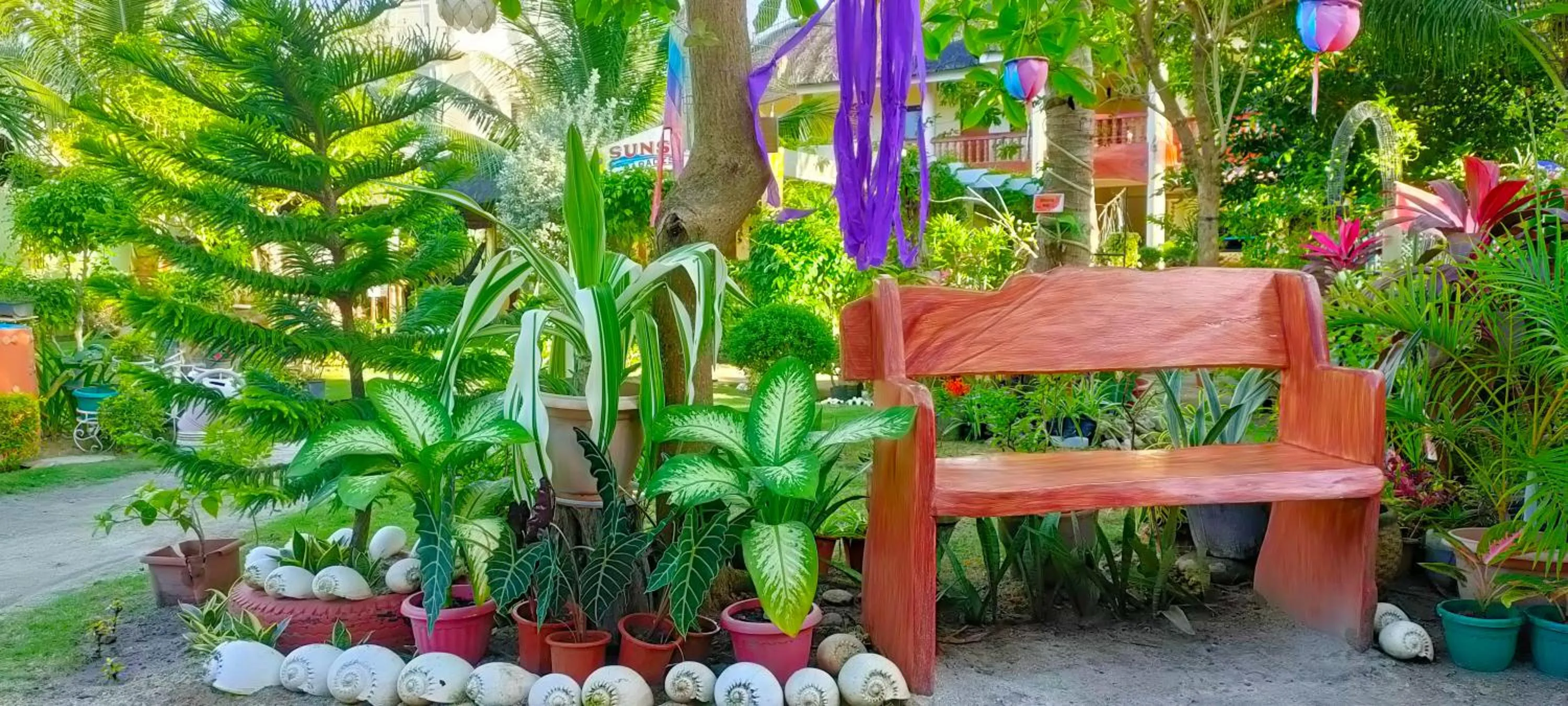 Garden in SUNSHINE PARADISE Inn