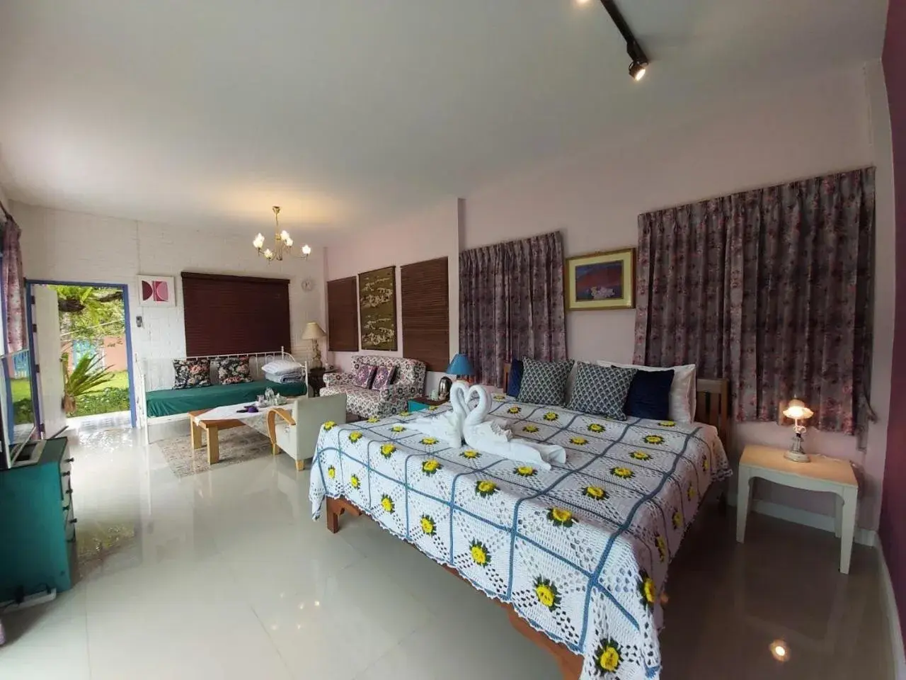 Deluxe Double Room with Extra Bed in Gumbie House Deluxe Double Room with Extra Bed in Gumbie House