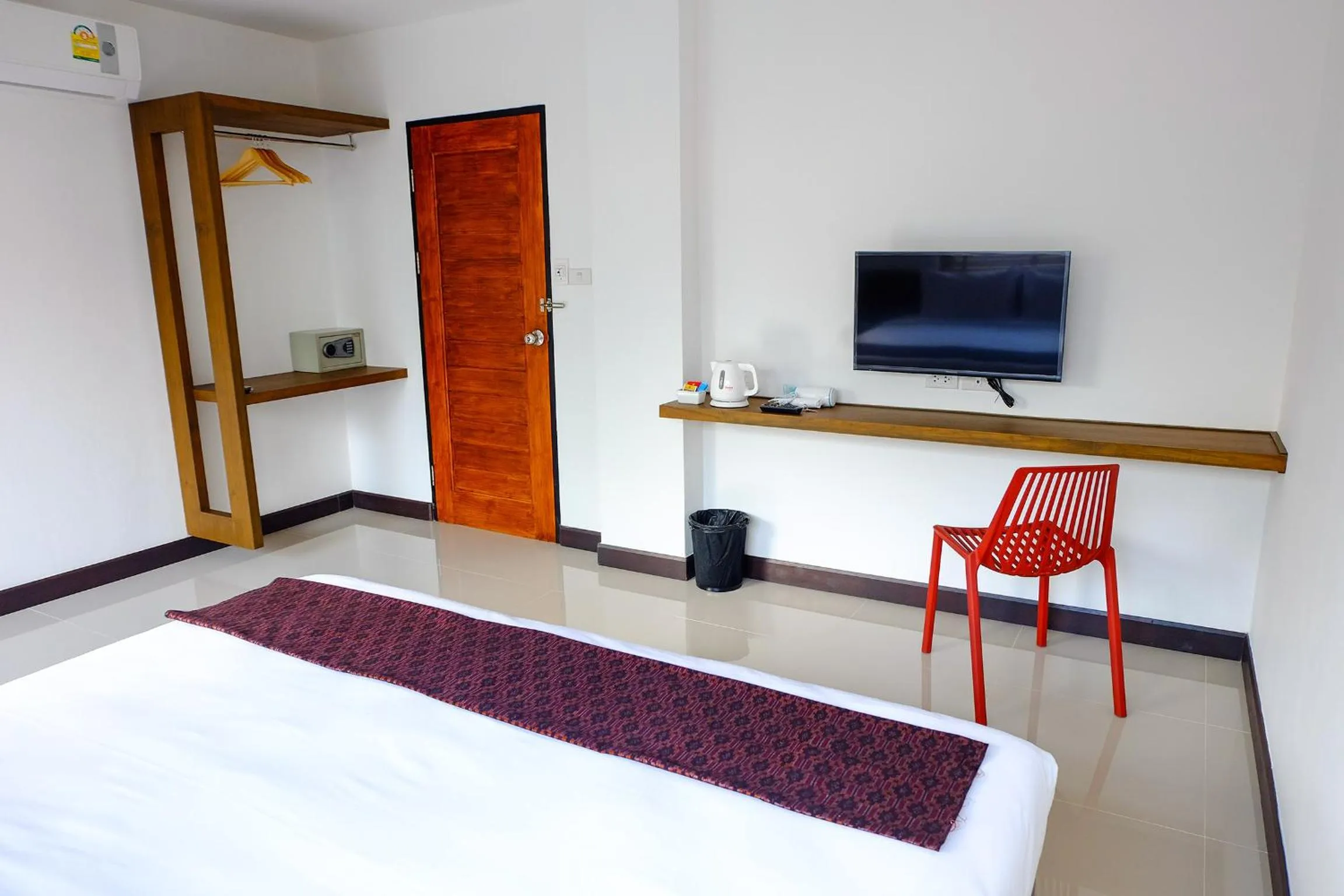 Bedroom, Bed in The Umbrella House