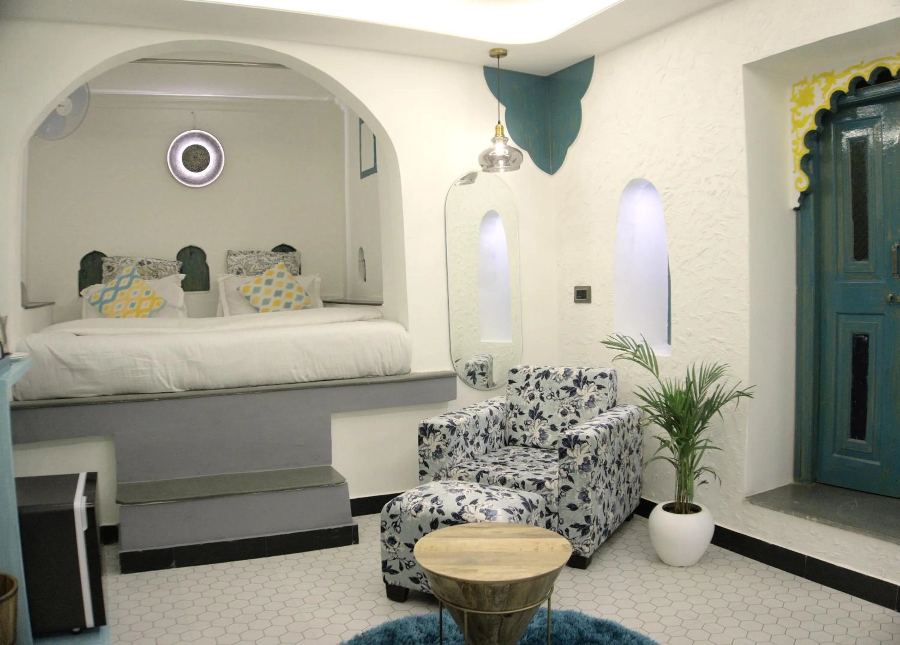 Photo of the whole room, Bed in Moustache Udaipur