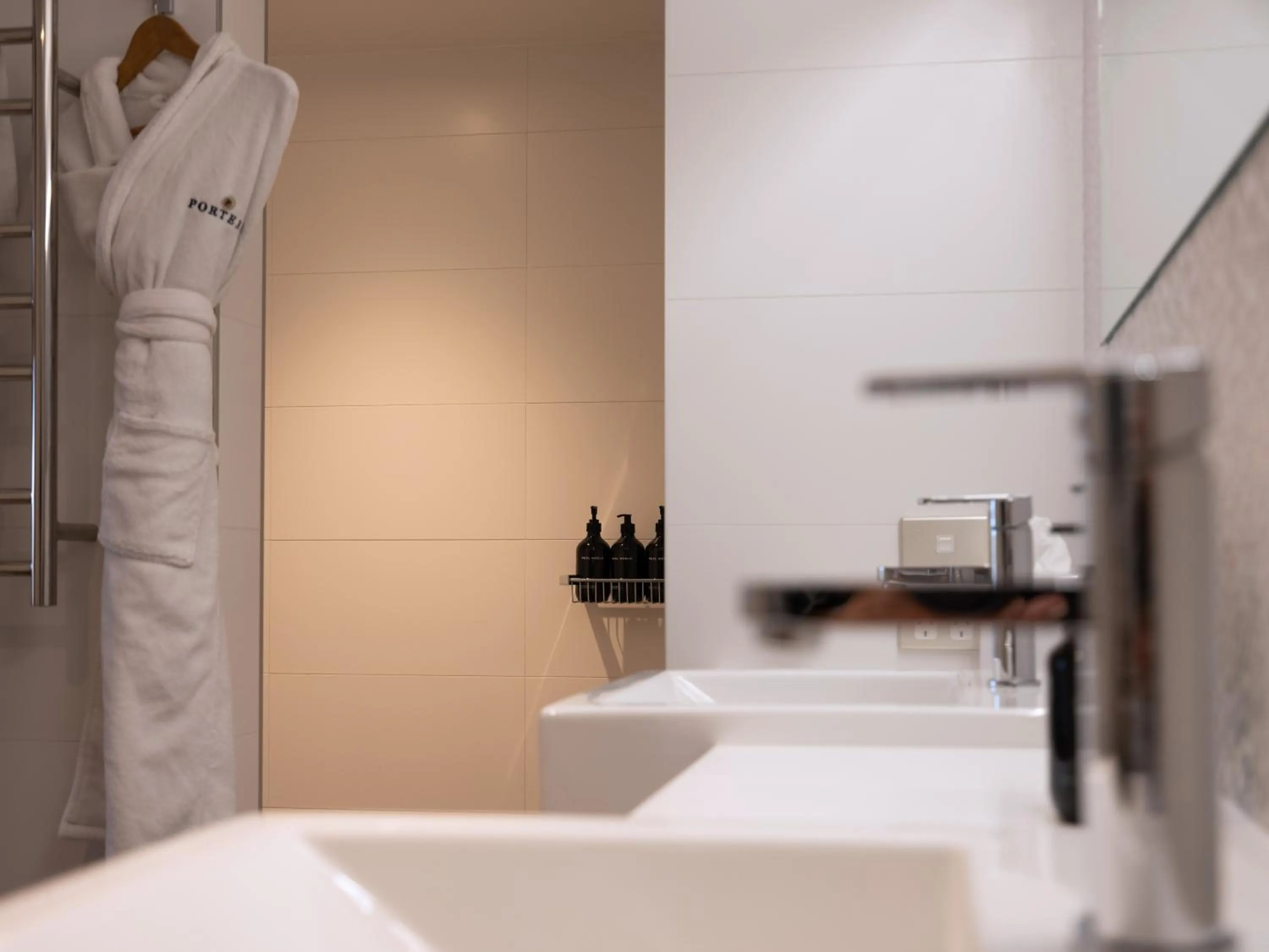 Bathroom in Porters Boutique Hotel