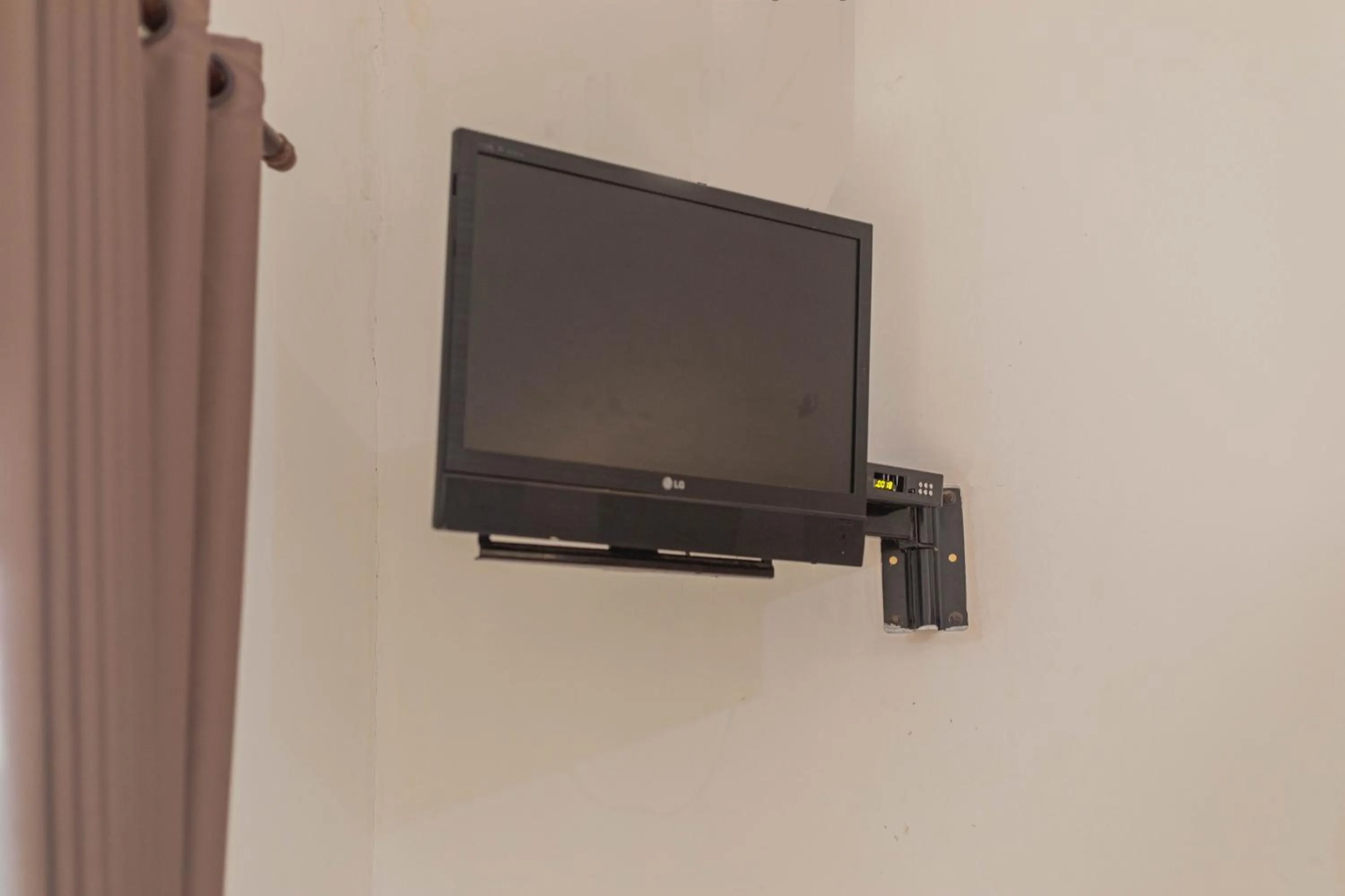 TV and multimedia in Transit Inn Senggigi