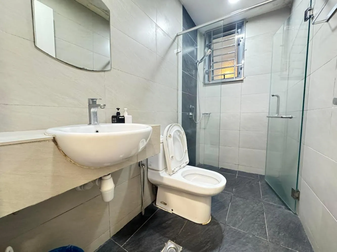 Shower in Sunset Seaview Vacation Condos @ IMAGO Shopping Mall