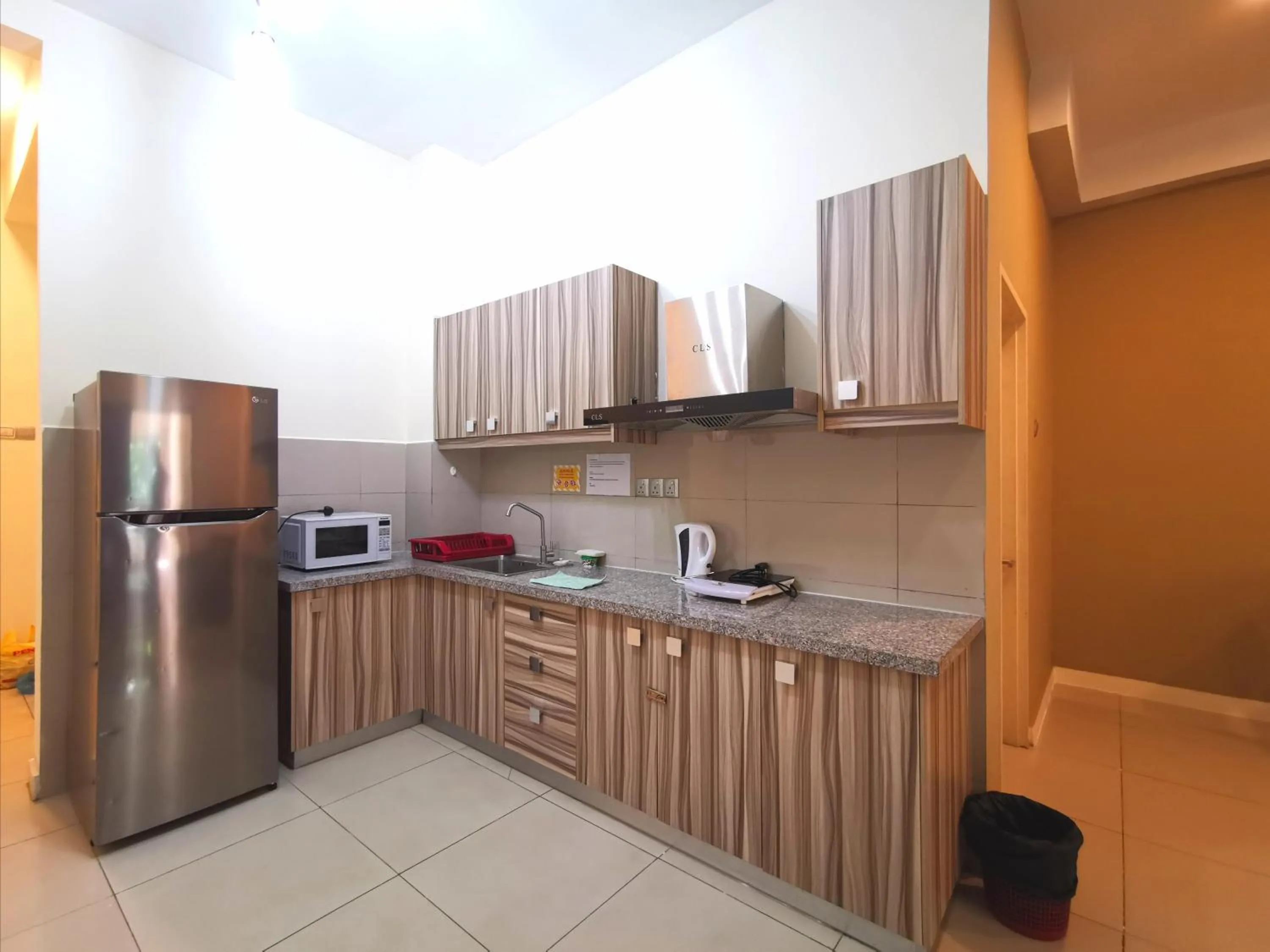 Kitchen or kitchenette in Sunset Seaview Vacation Condos @ IMAGO Shopping Mall