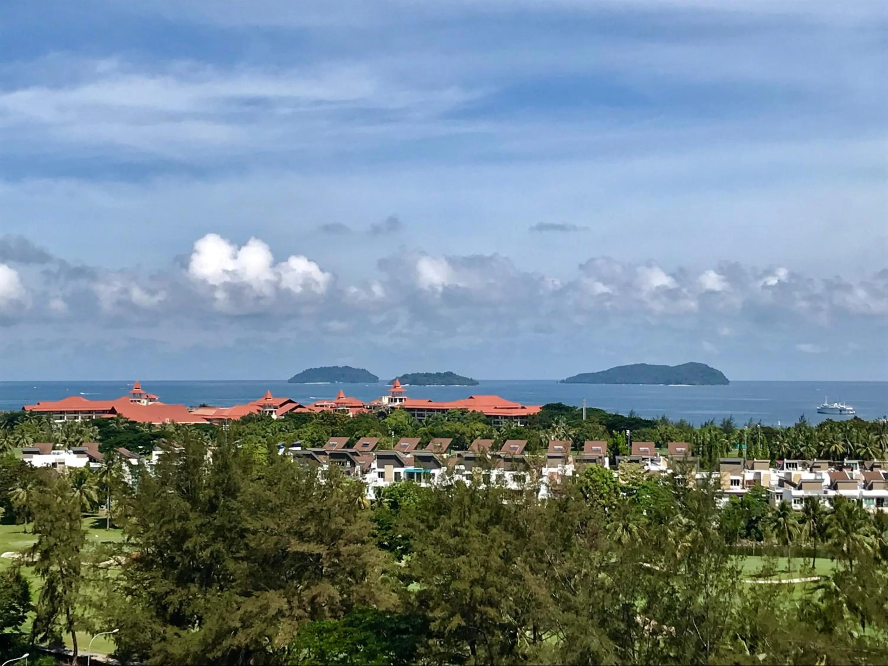 Nearby landmark in Sunset Seaview Vacation Condos @ IMAGO Shopping Mall