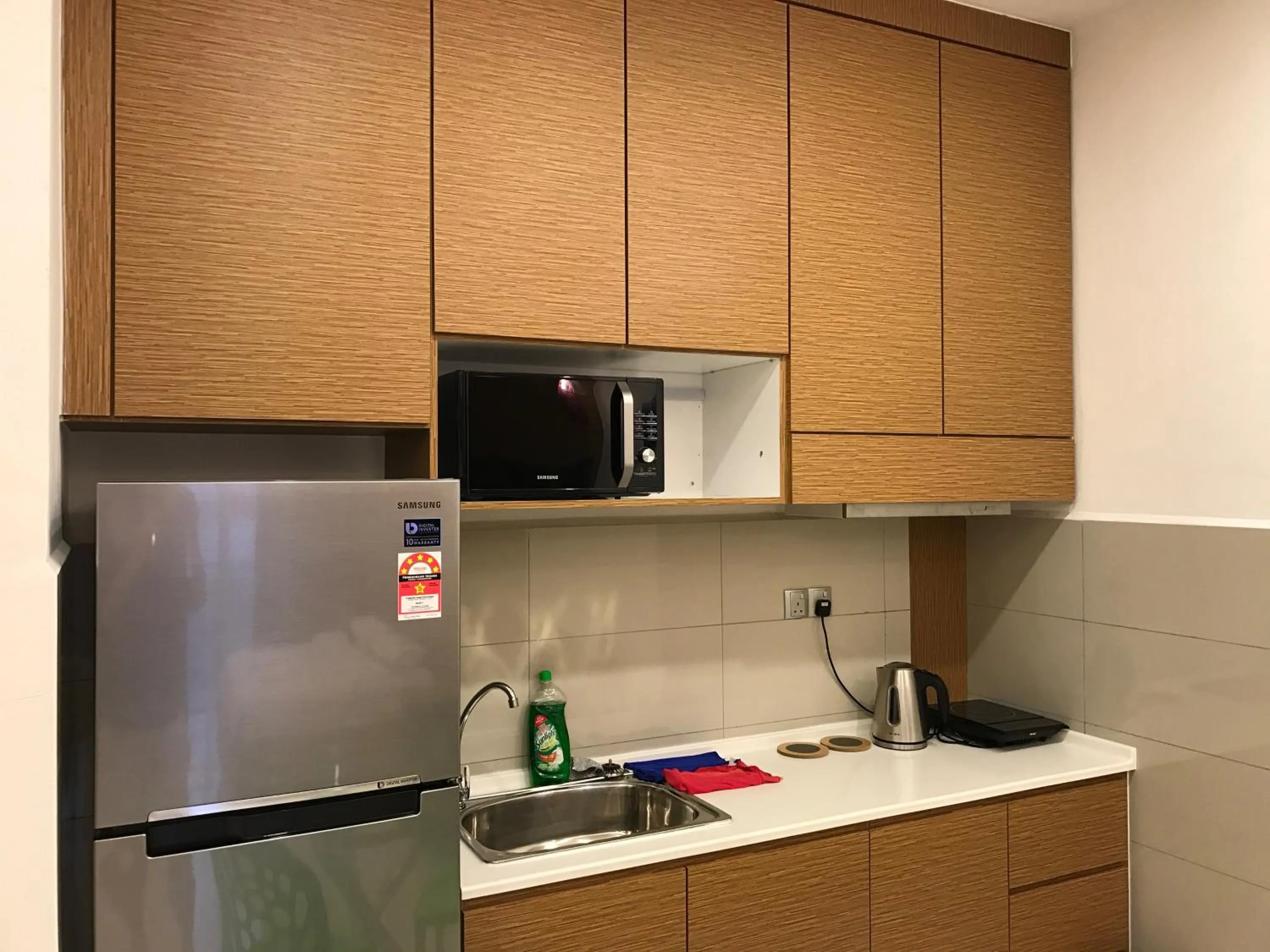 Kitchen or kitchenette in Sunset Seaview Vacation Condos @ IMAGO Shopping Mall