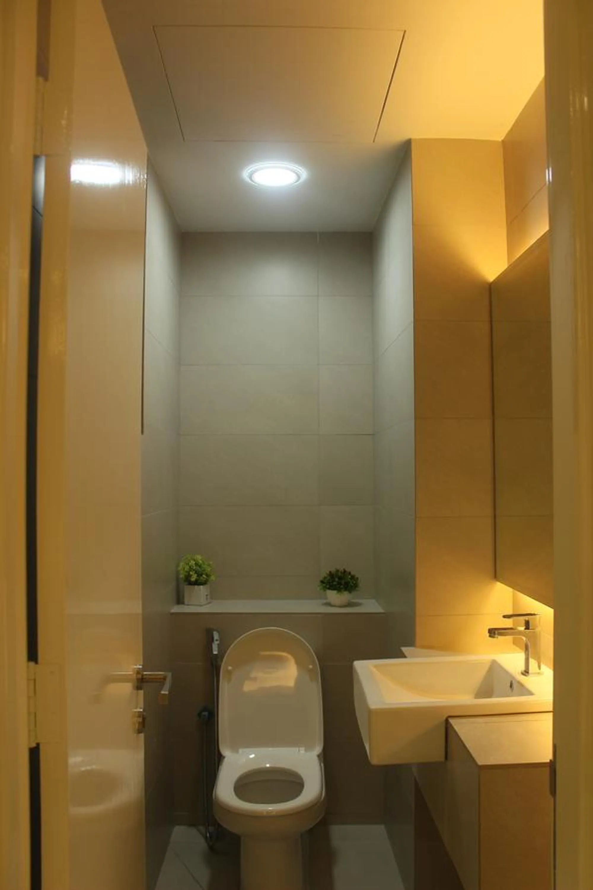 Bathroom in Sunset Seaview Vacation Condos @ IMAGO Shopping Mall