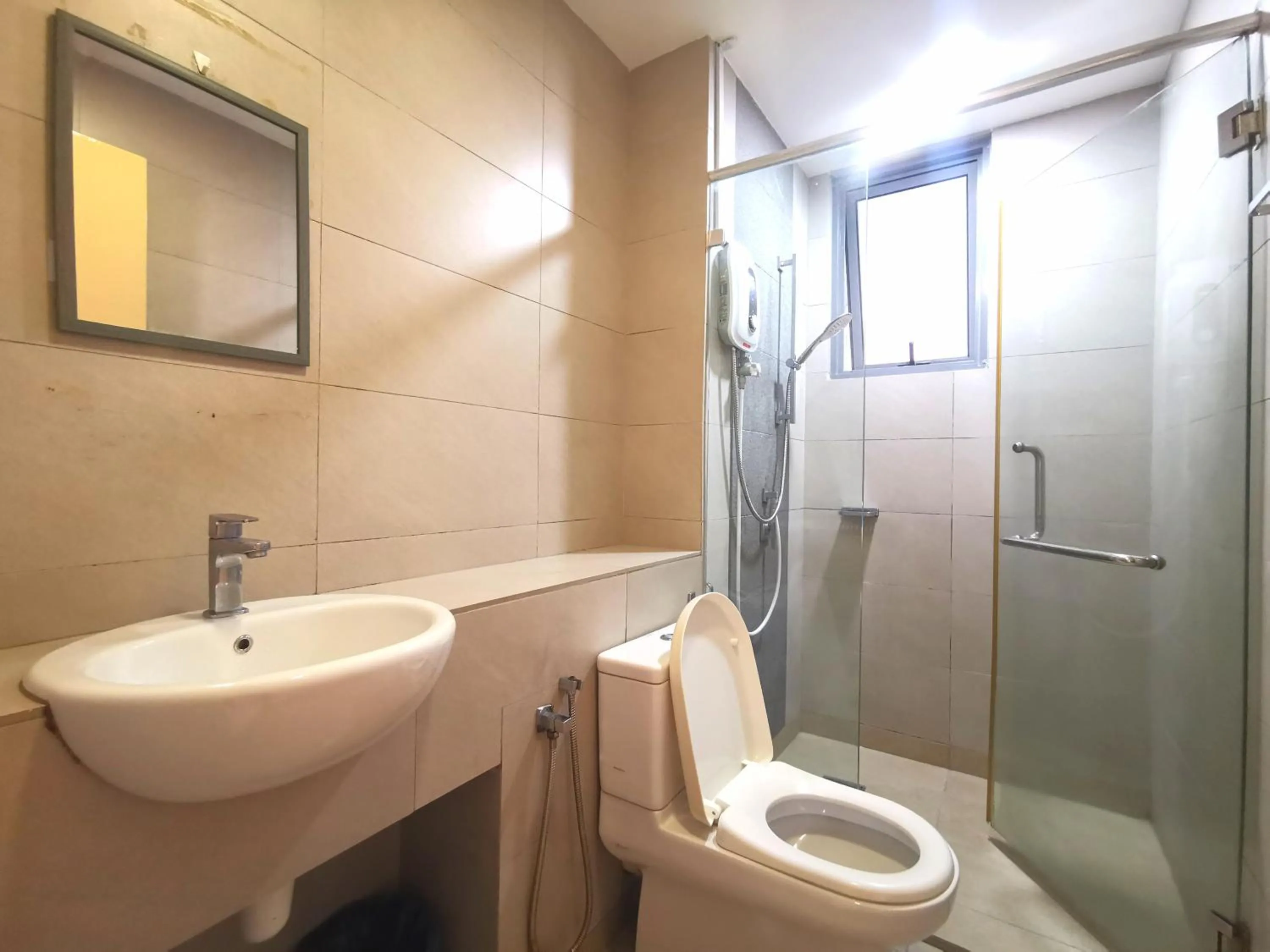 Shower in Sunset Seaview Vacation Condos @ IMAGO Shopping Mall