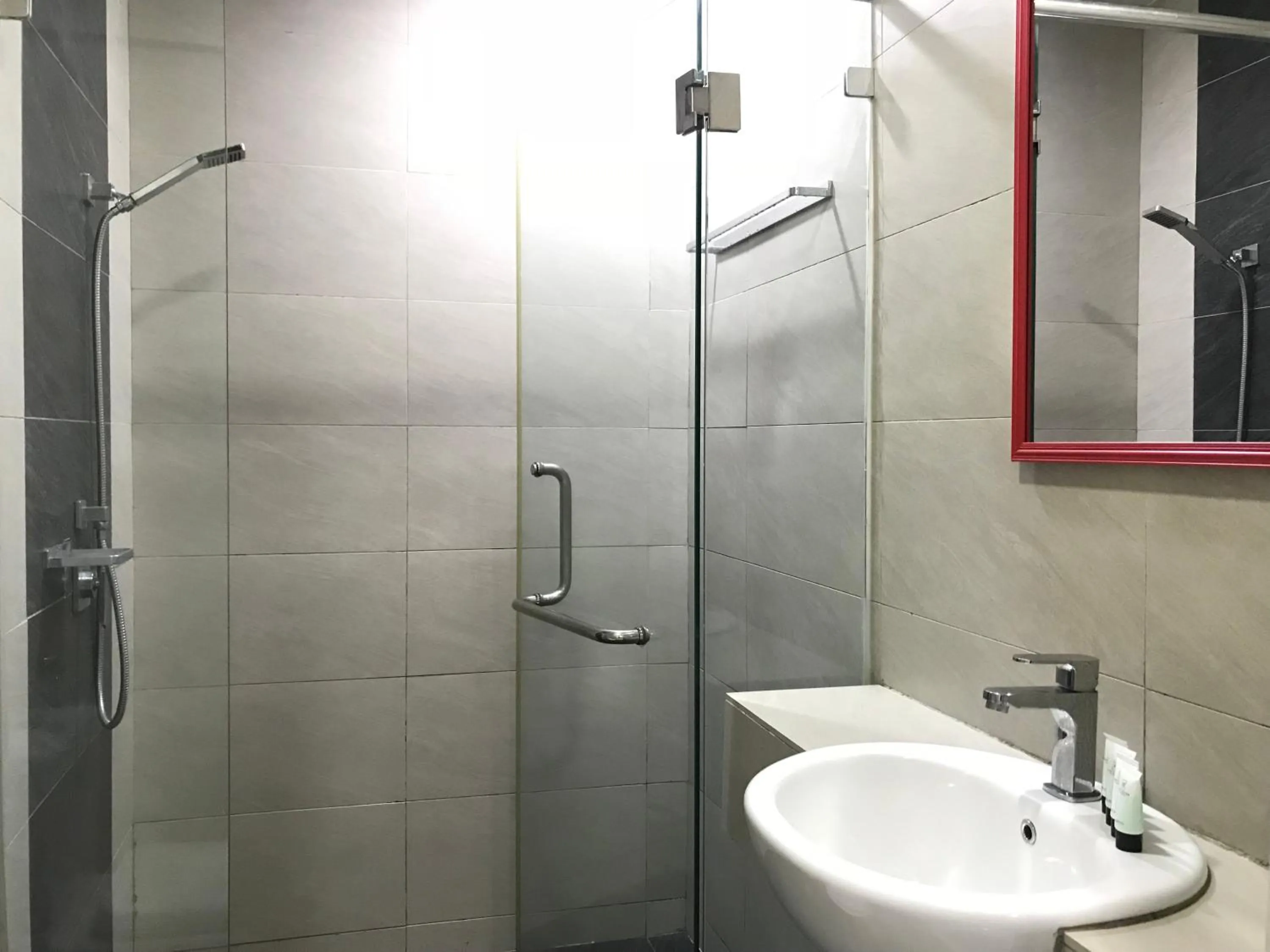 Shower in Sunset Seaview Vacation Condos @ IMAGO Shopping Mall