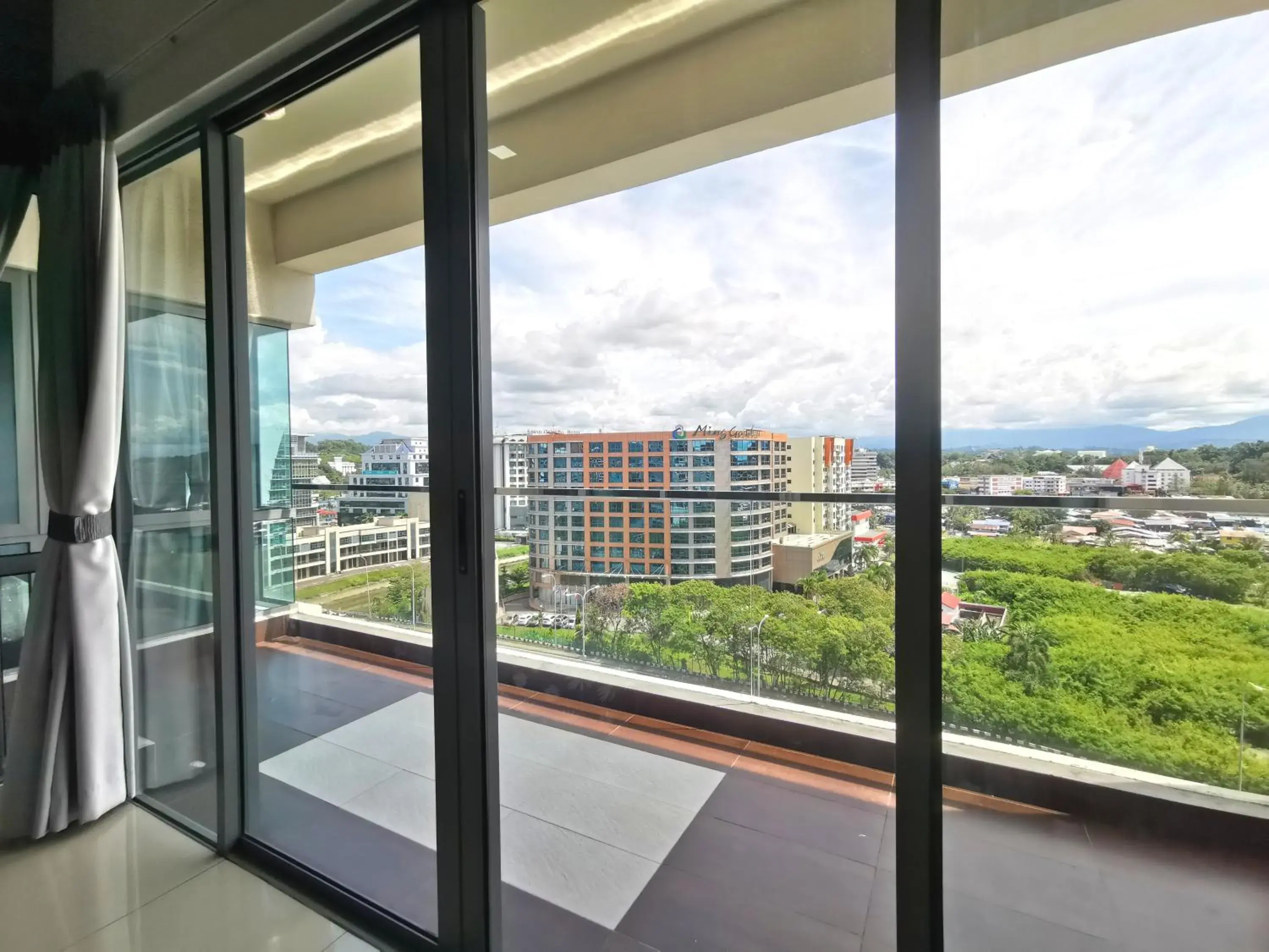 Day in Sunset Seaview Vacation Condos @ IMAGO Shopping Mall Day in Sunset Seaview Vacation Condos @ IMAGO Shopping Mall