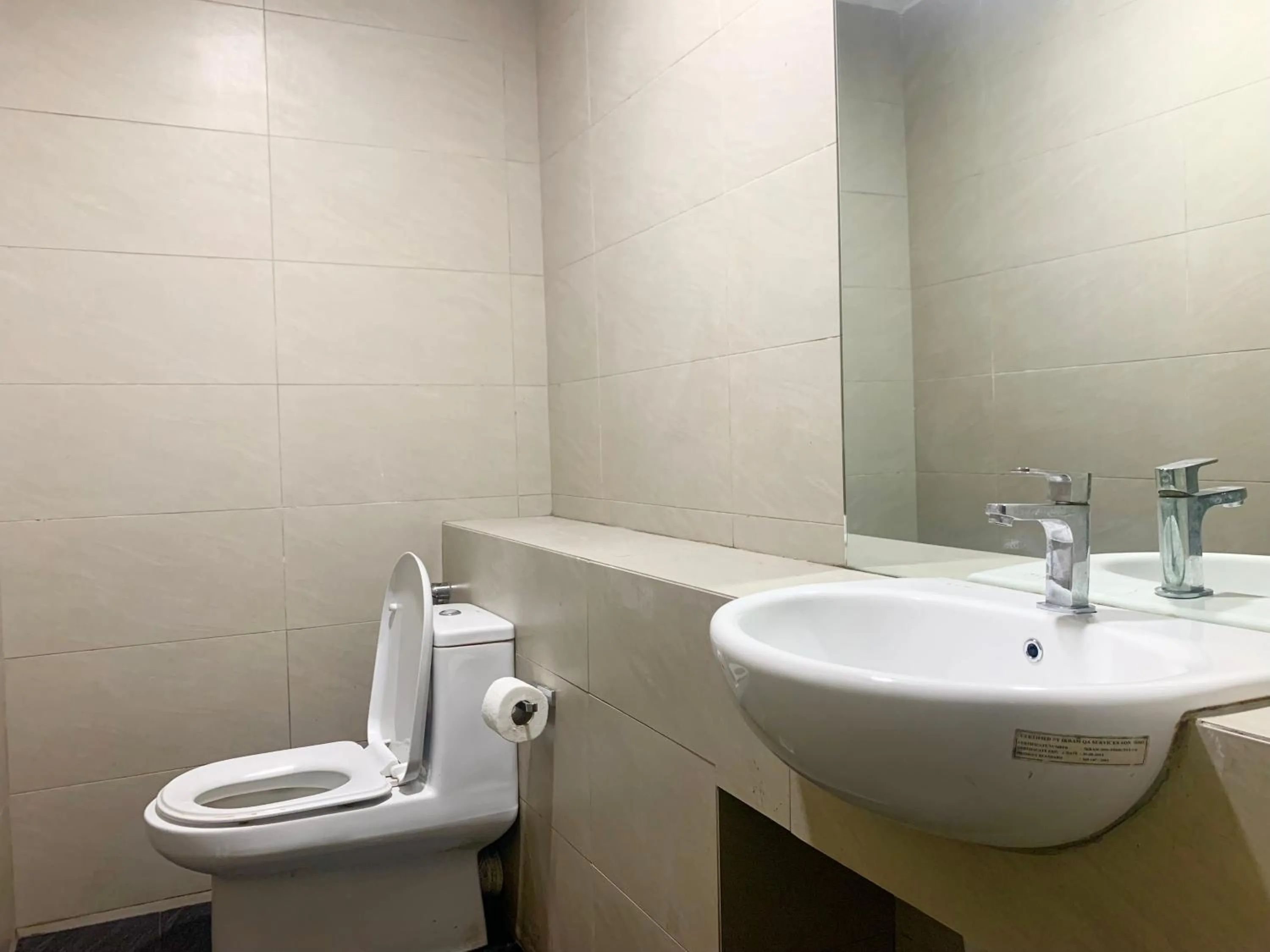 Toilet in Sunset Seaview Vacation Condos @ IMAGO Shopping Mall