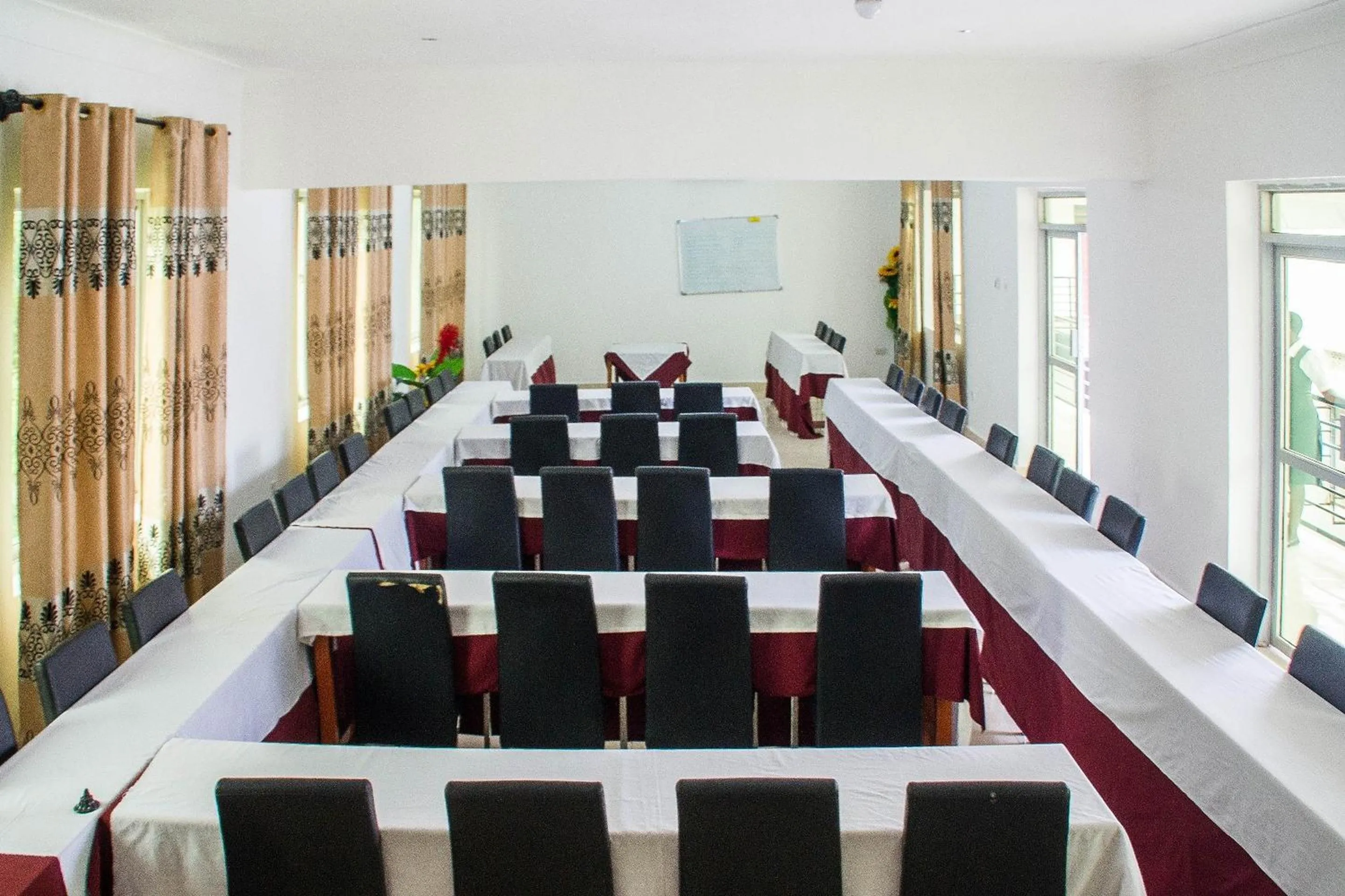 Business facilities in Bilkon Hotel Jinja