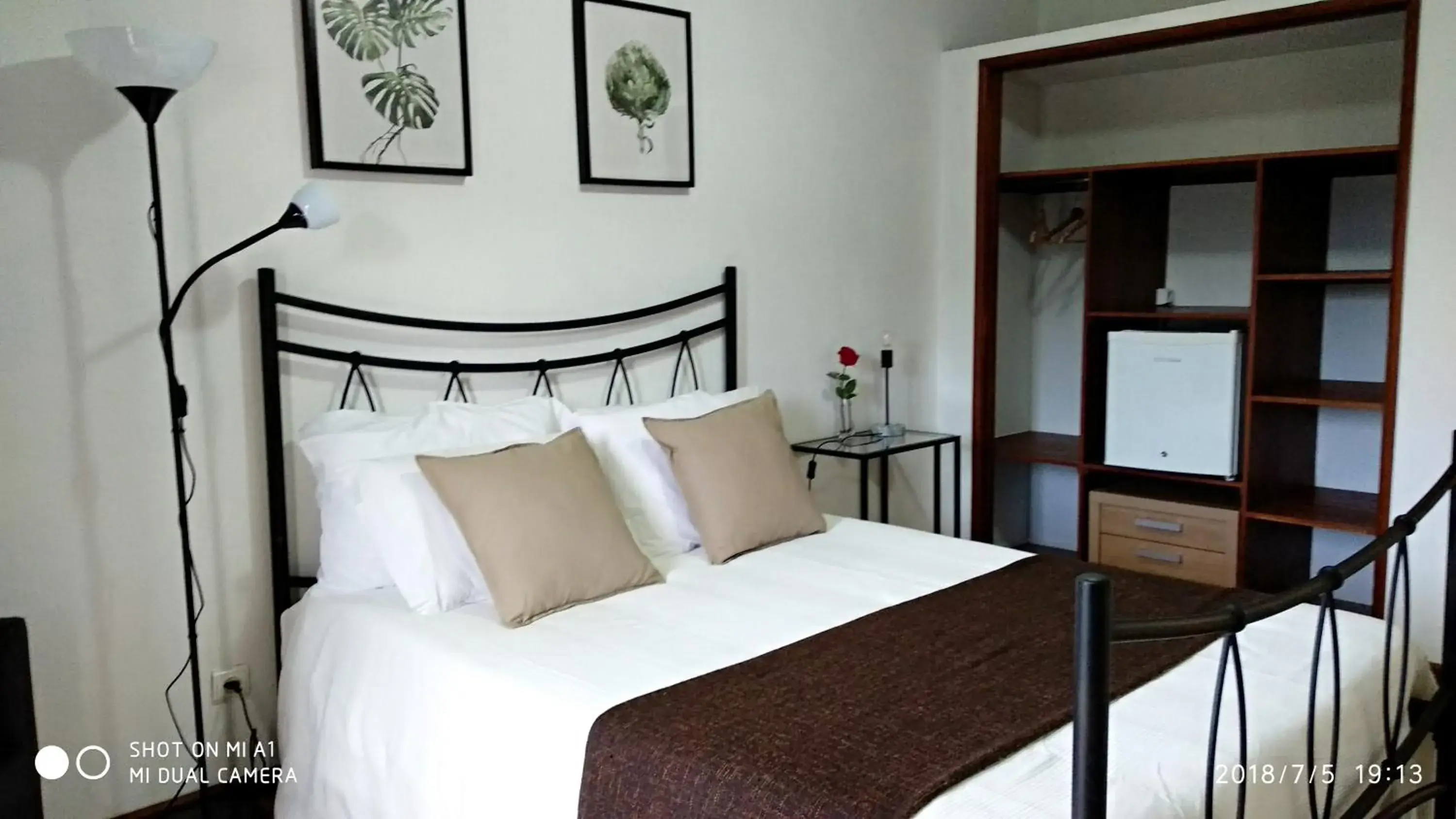 Double Room with Private Bathroom - single occupancy in Residencial Do Rita em Rio Caldo Double Room with Private Bathroom - single occupancy in Residencial Do Rita em Rio Caldo