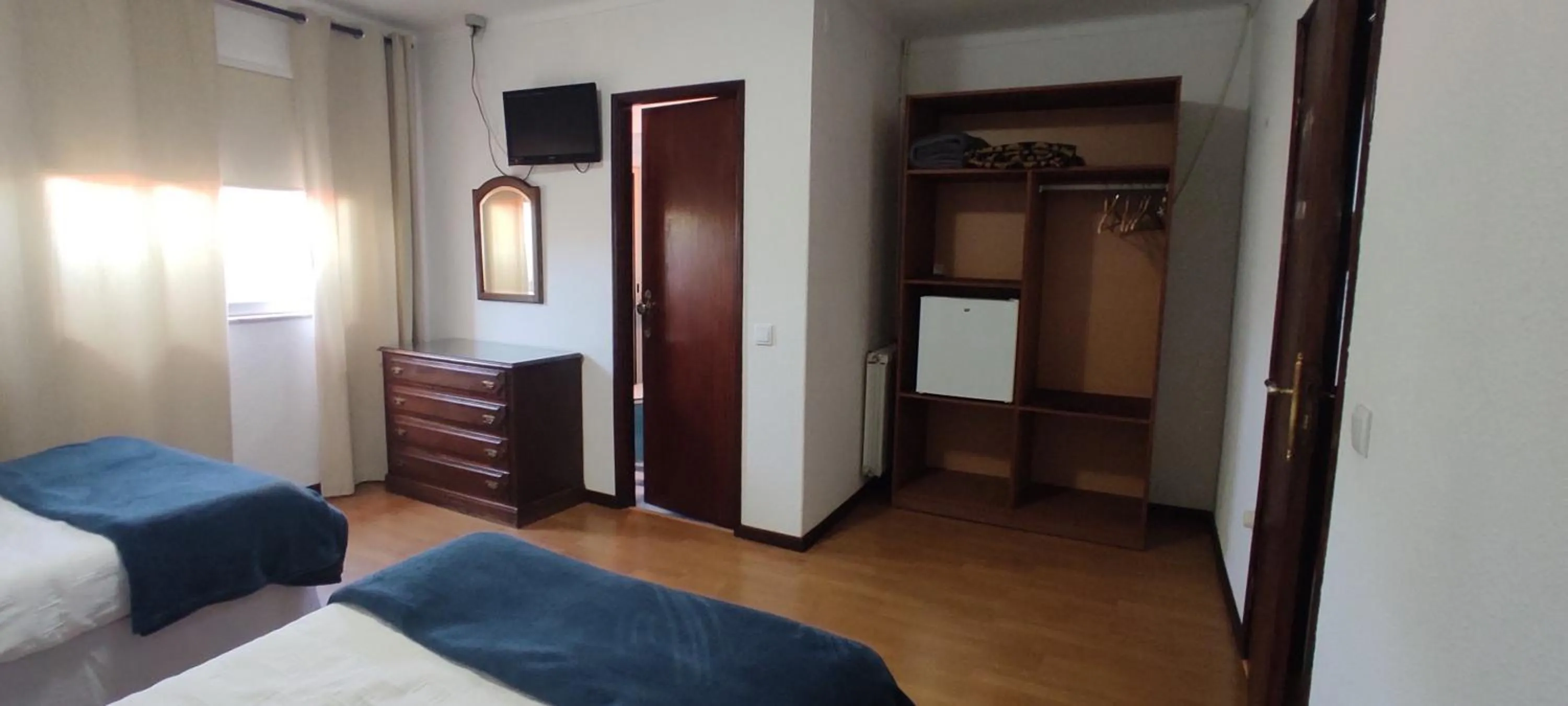 Toilet, Bed in Residencial Do Rita em Rio Caldo