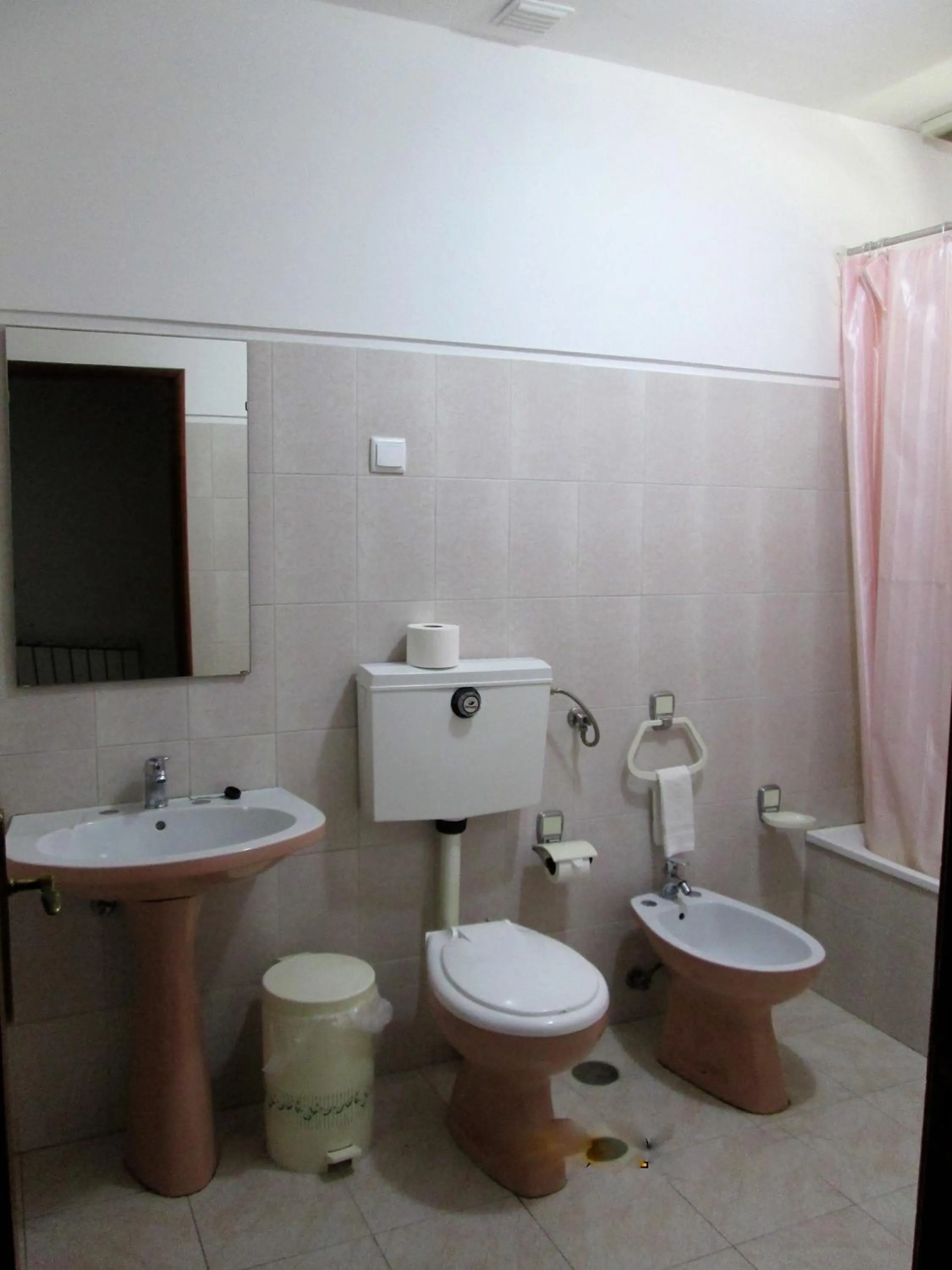 Bathroom in Residencial Do Rita em Rio Caldo