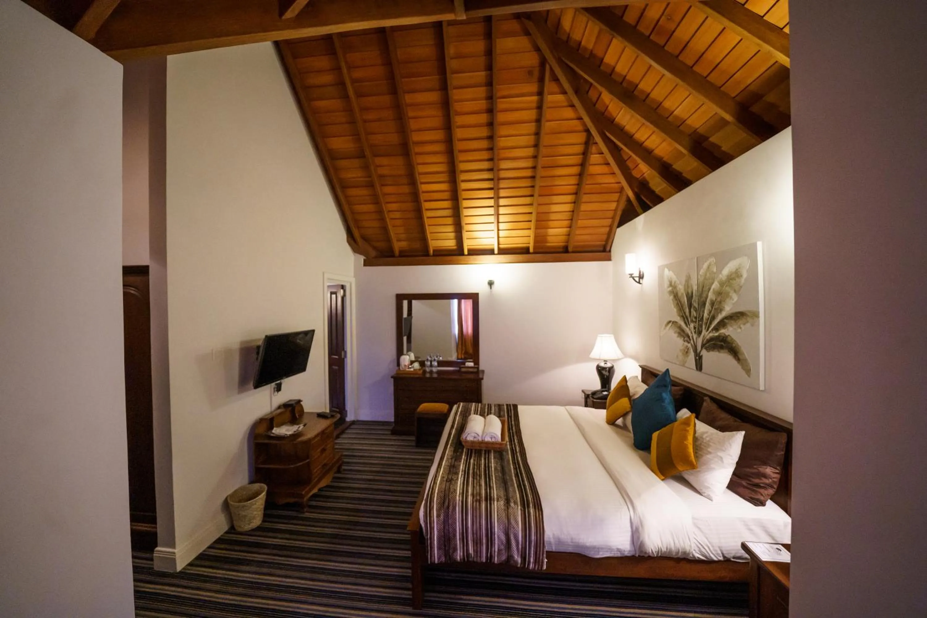 Photo of the whole room in Little England by Celeste