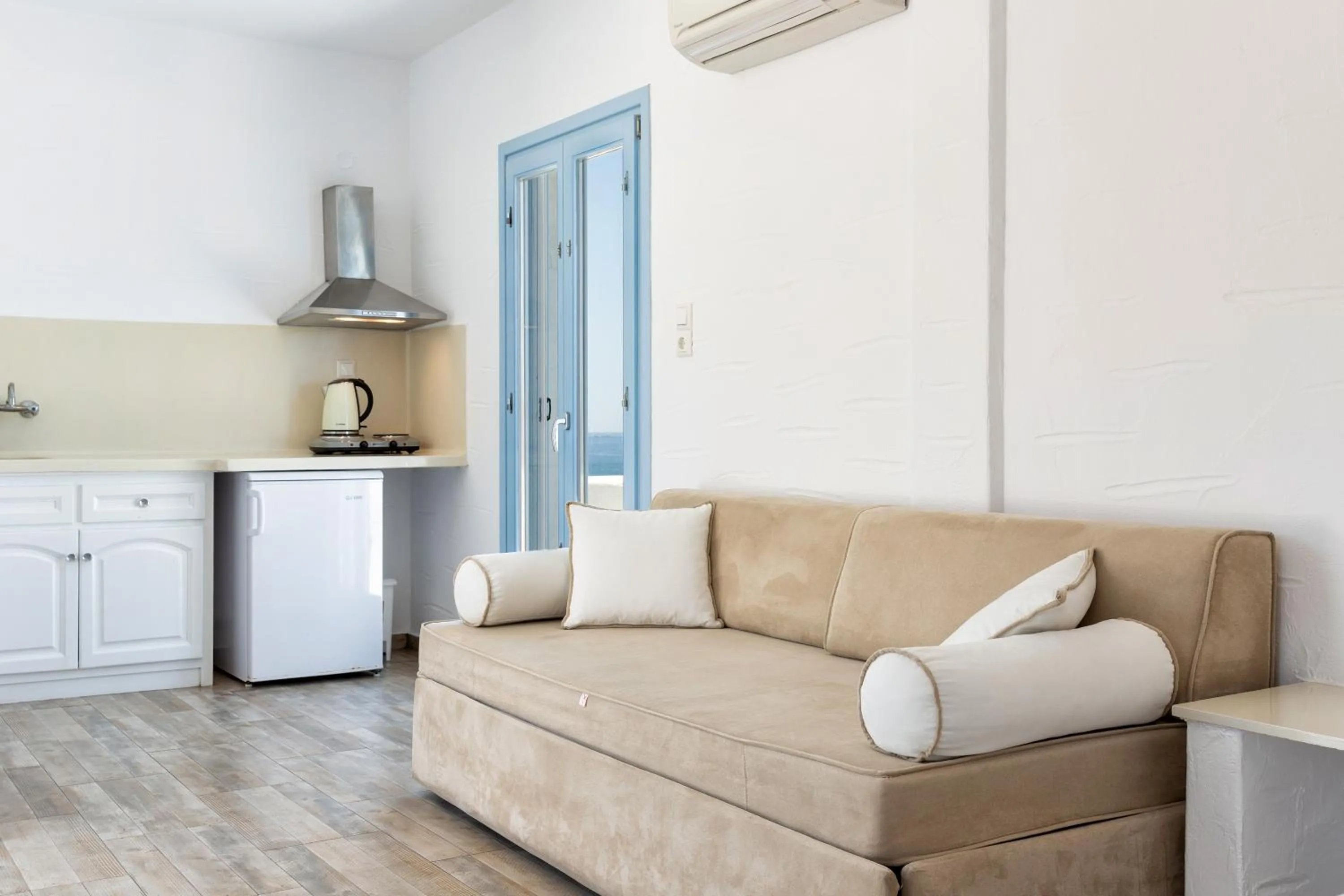 Kitchen or kitchenette in Stratos Apartments & Studios