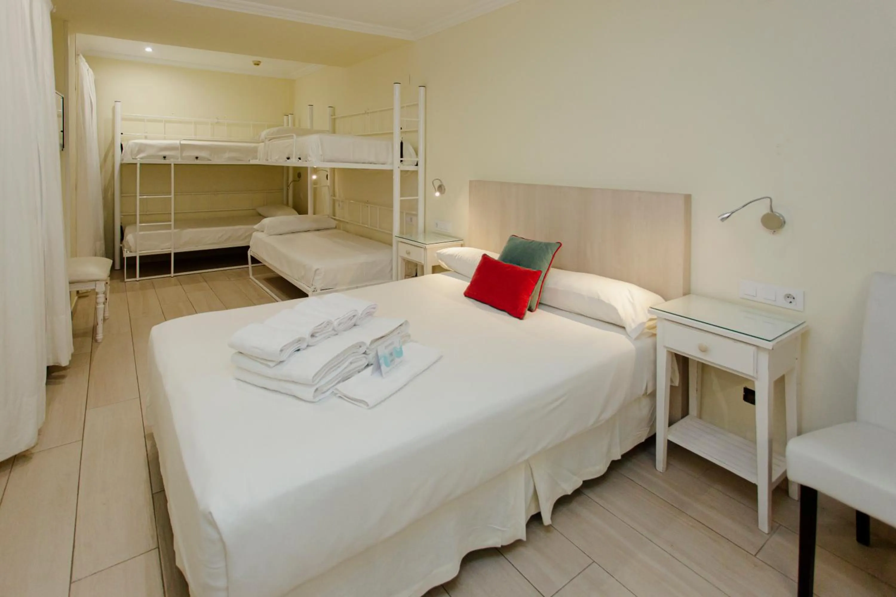 Photo of the whole room, Bed in Hotel MR Costa Blanca