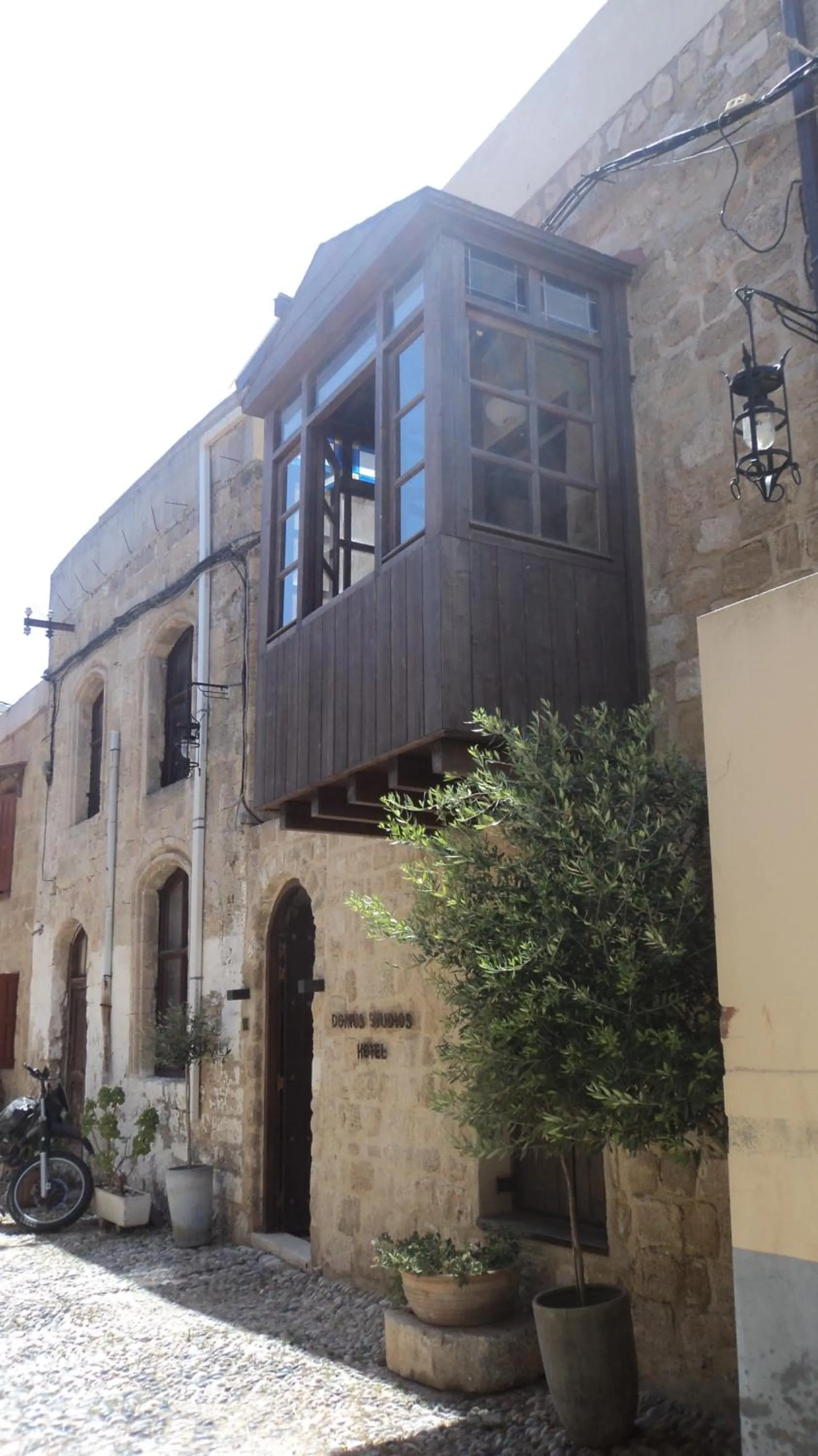 Facade/entrance in Domus Studios