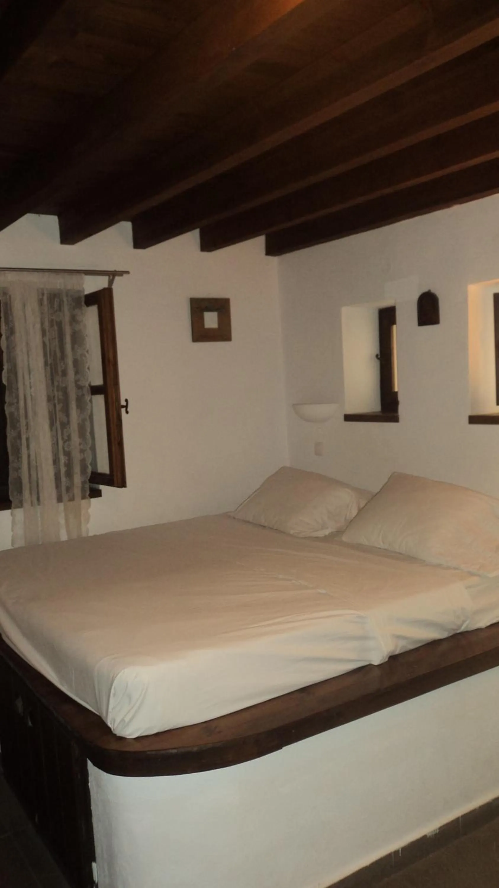 bunk bed, Bed in Domus Studios