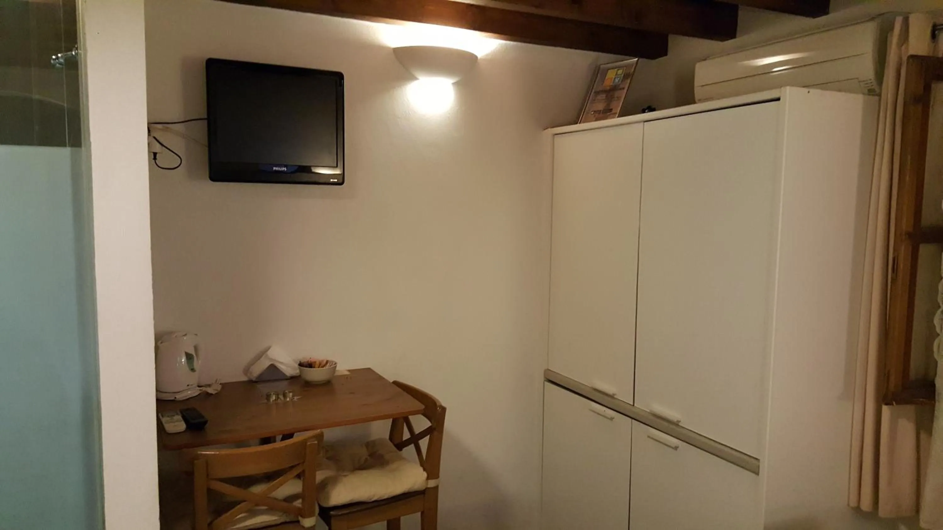 Coffee/tea facilities in Domus Studios