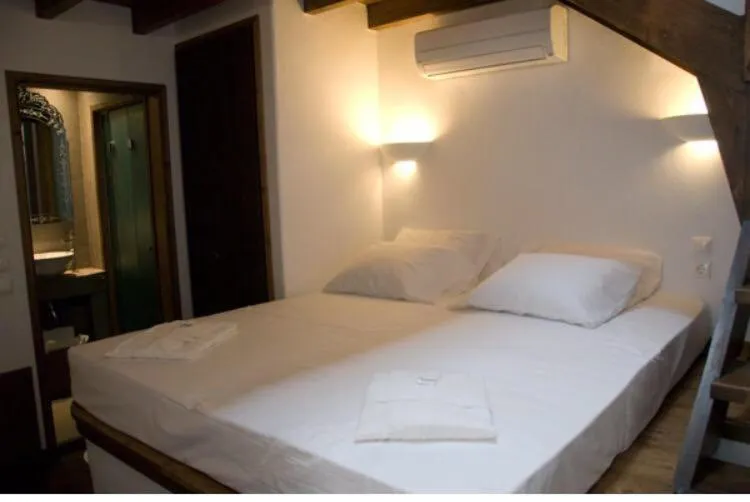 Bed in Domus Studios