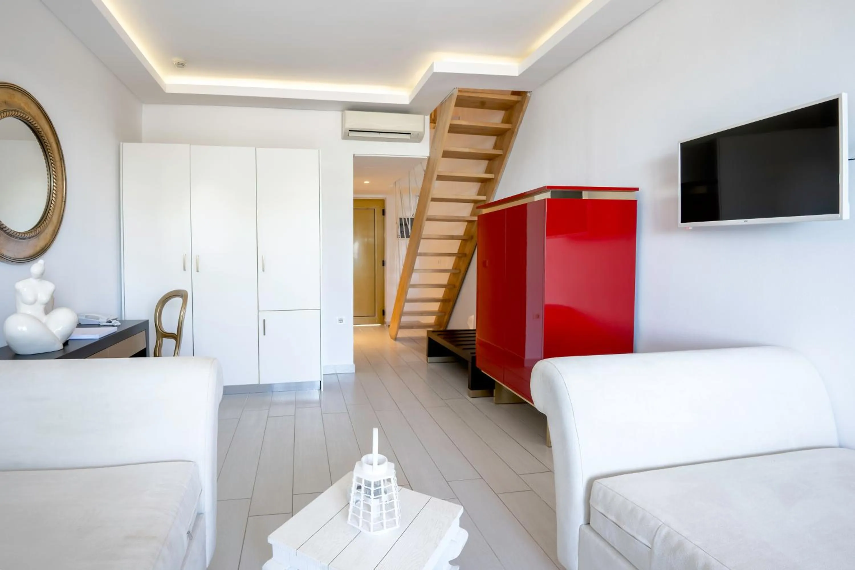 Living room, Bed in Diamond Deluxe Hotel - Adults Only