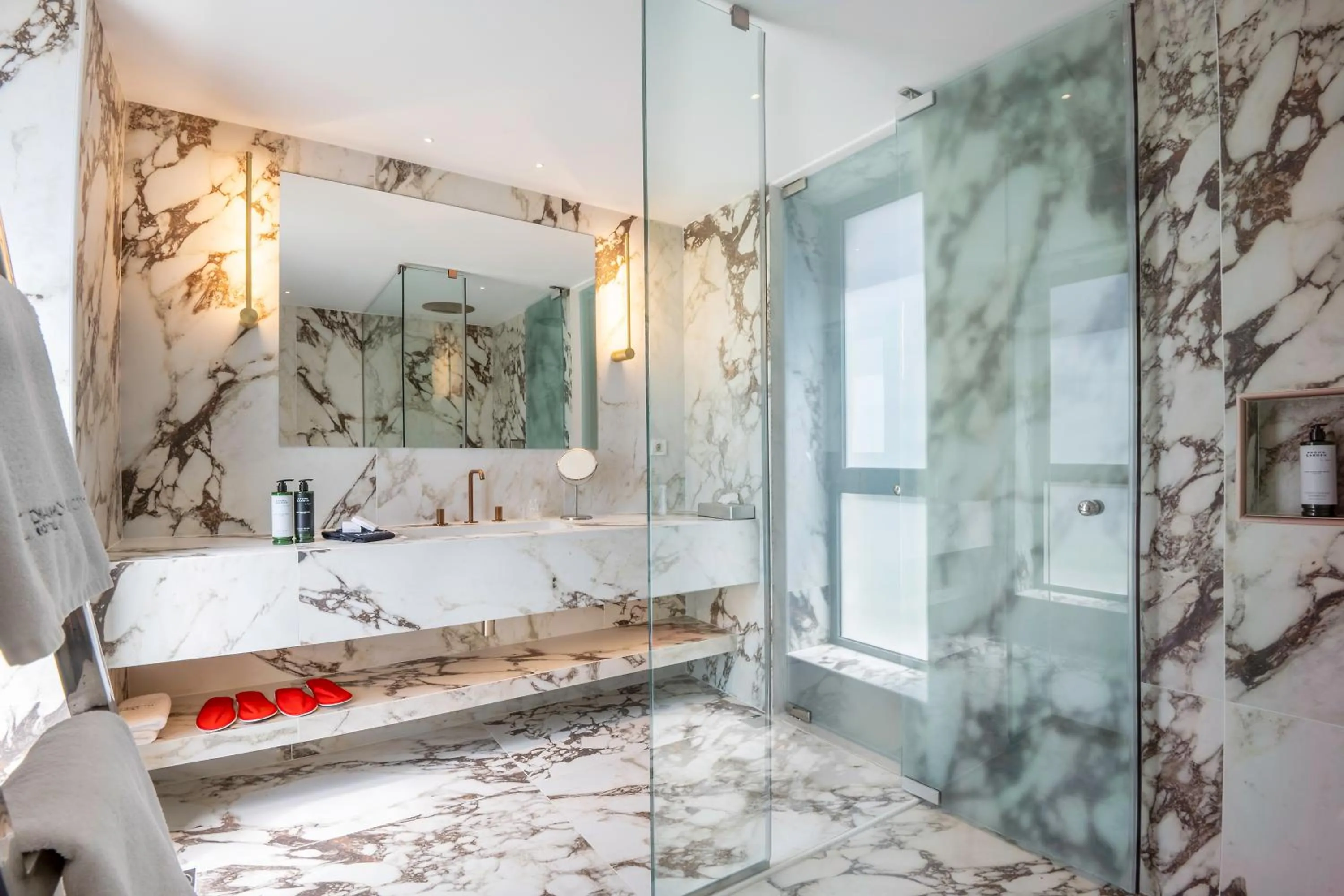 Shower in Diamond Deluxe Hotel - Adults Only