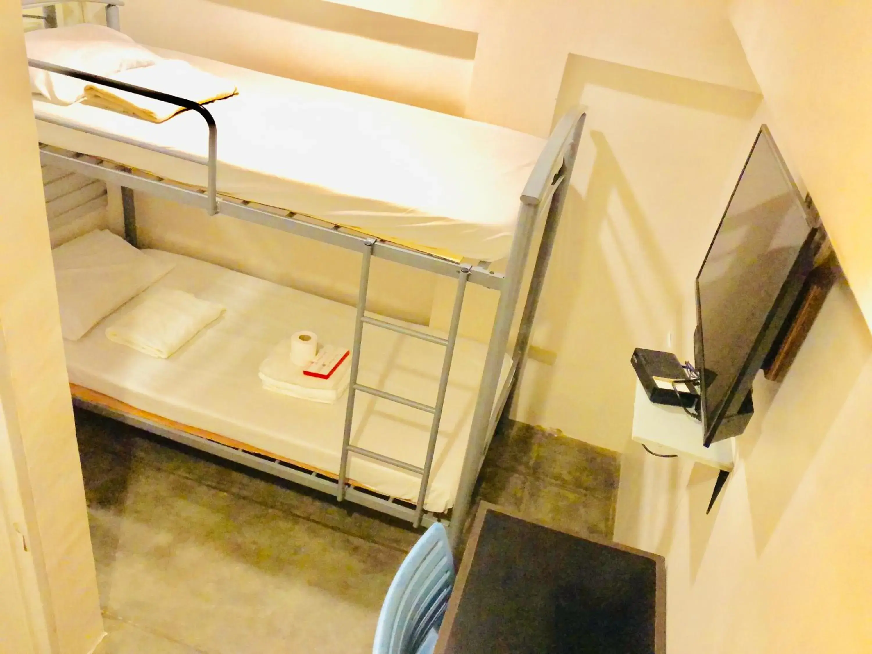 Economy Twin Room in Hometown Hotel - Lacson Bacolod Economy Twin Room in Hometown Hotel - Lacson Bacolod