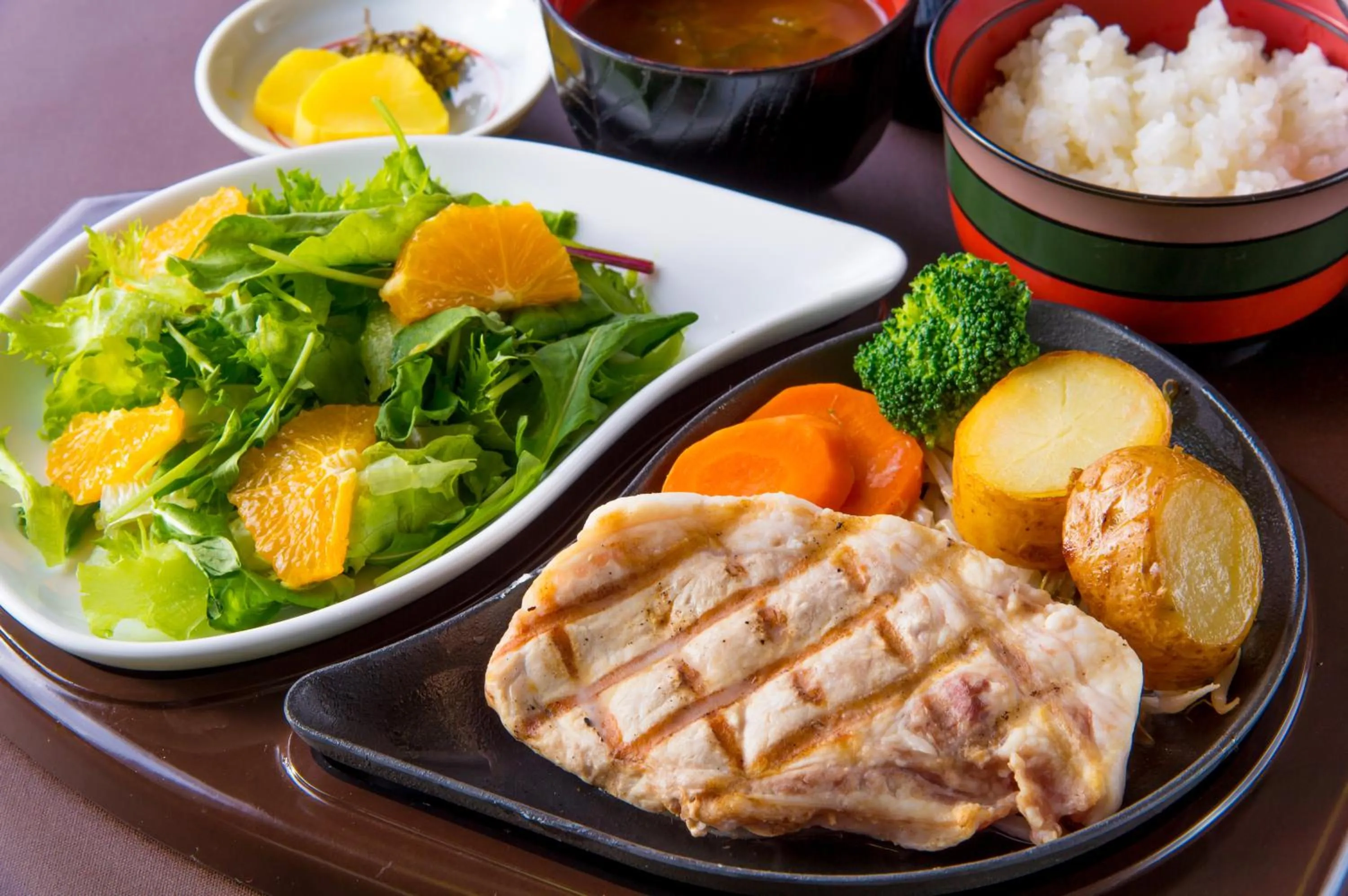 Restaurant/places to eat in Ise City Hotel