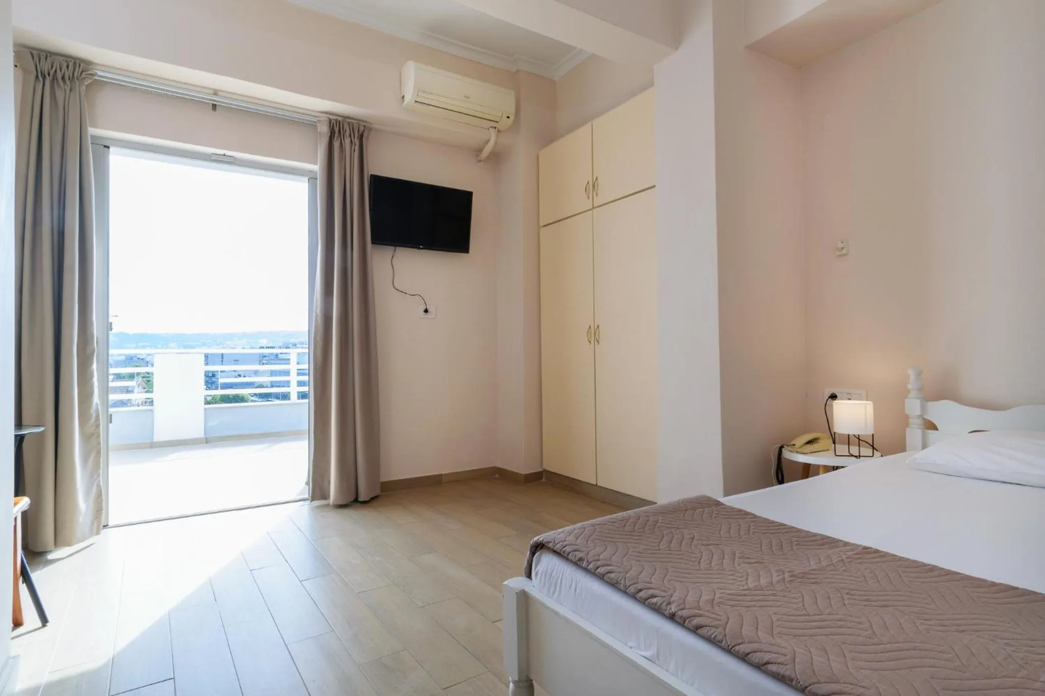 Bed in Archontiki City Hotel