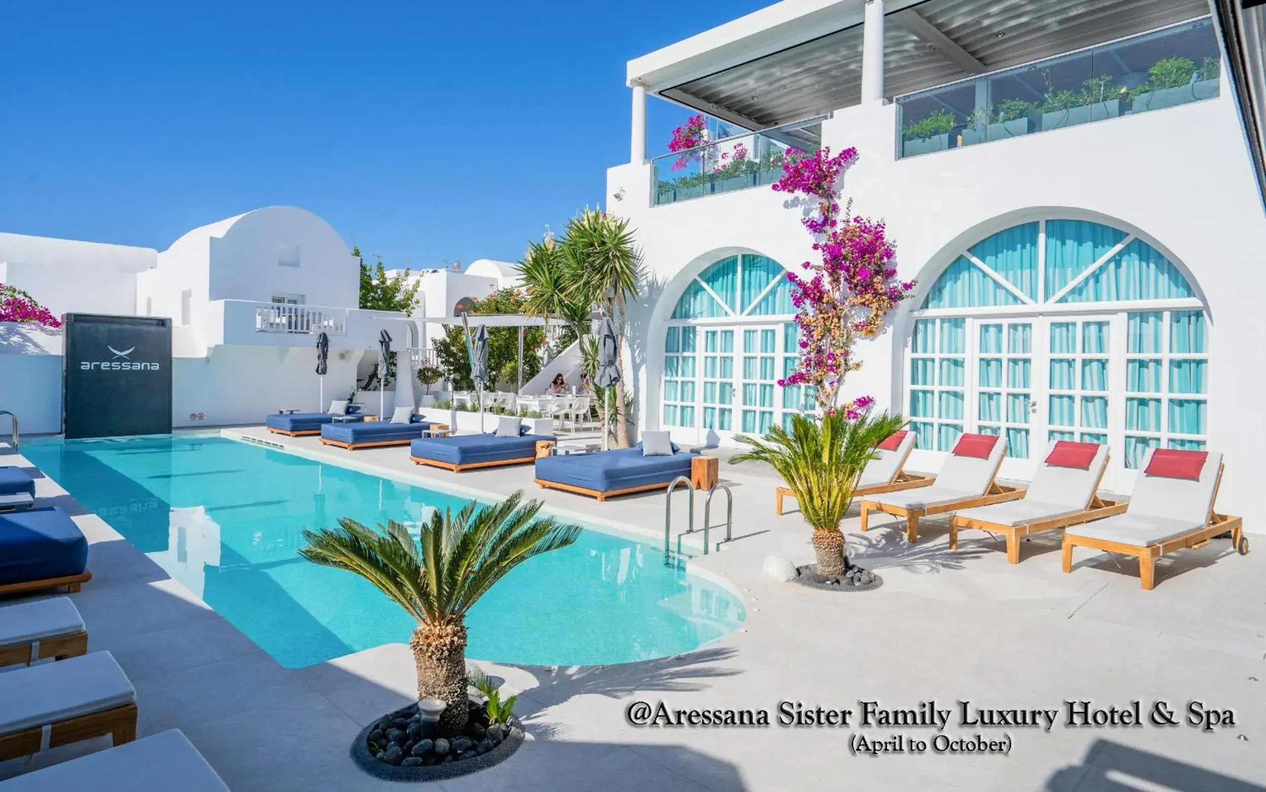 Swimming pool in Theoxenia Caldera Hotel Swimming pool in Theoxenia Caldera Hotel
