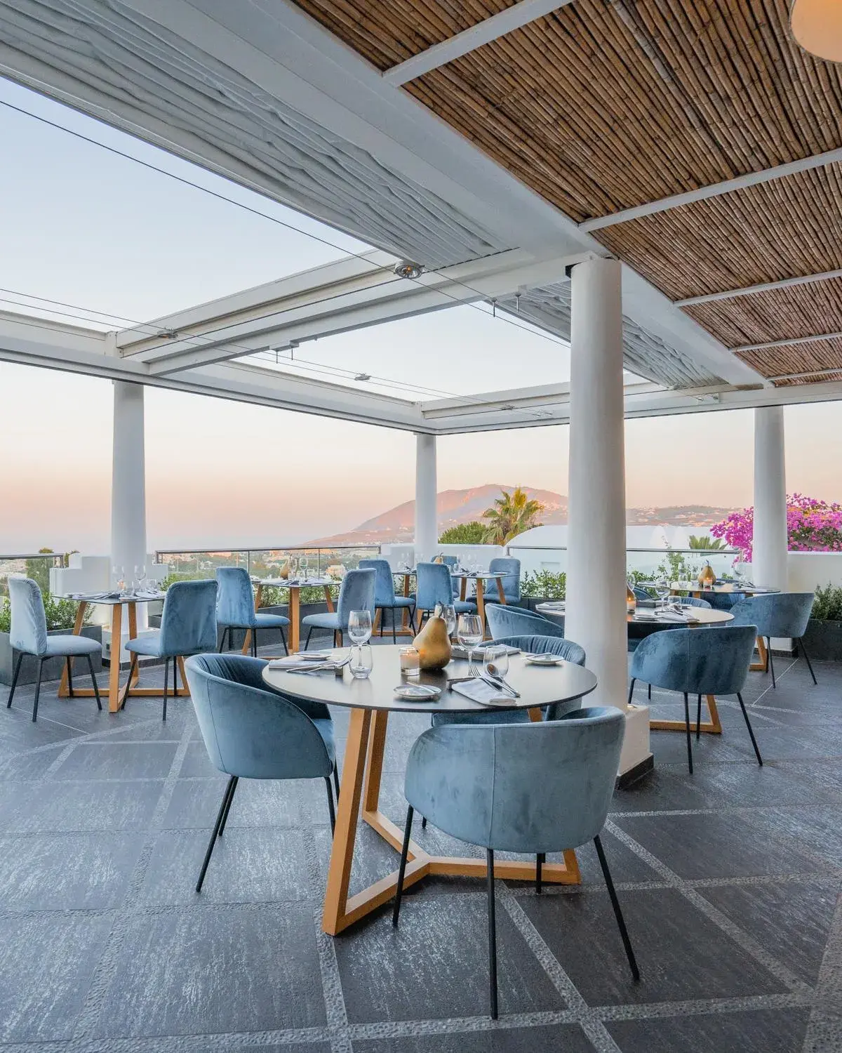 Restaurant/places to eat in Theoxenia Caldera Hotel Restaurant/places to eat in Theoxenia Caldera Hotel