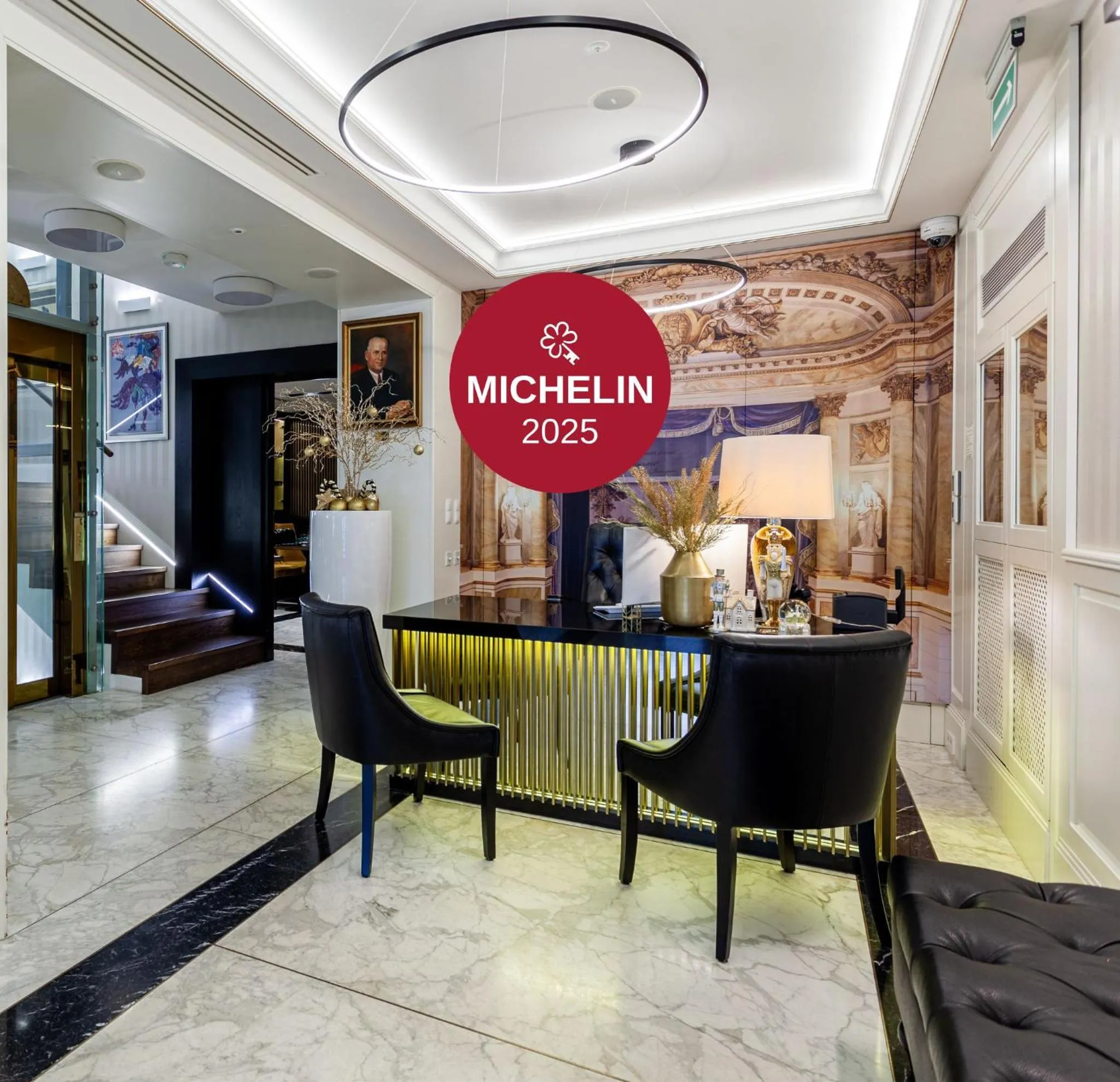 Lobby or reception in Hotel Teatro Boutique Old Town - Destigo Hotels