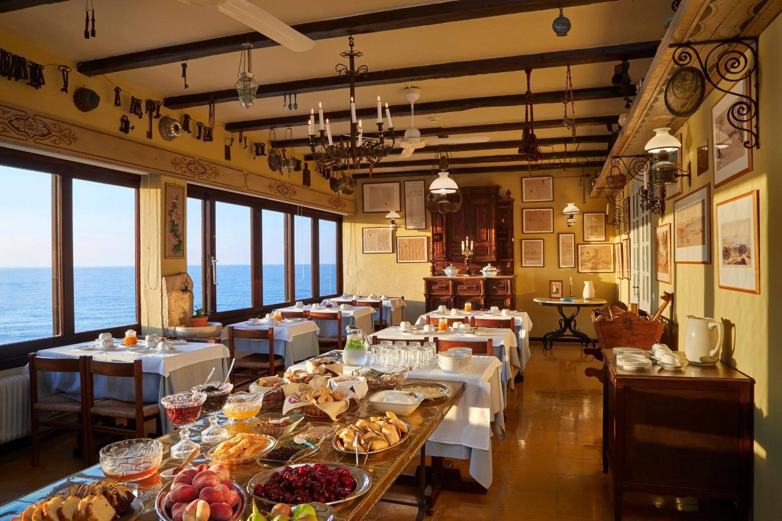 Dining area in Doma Hotel