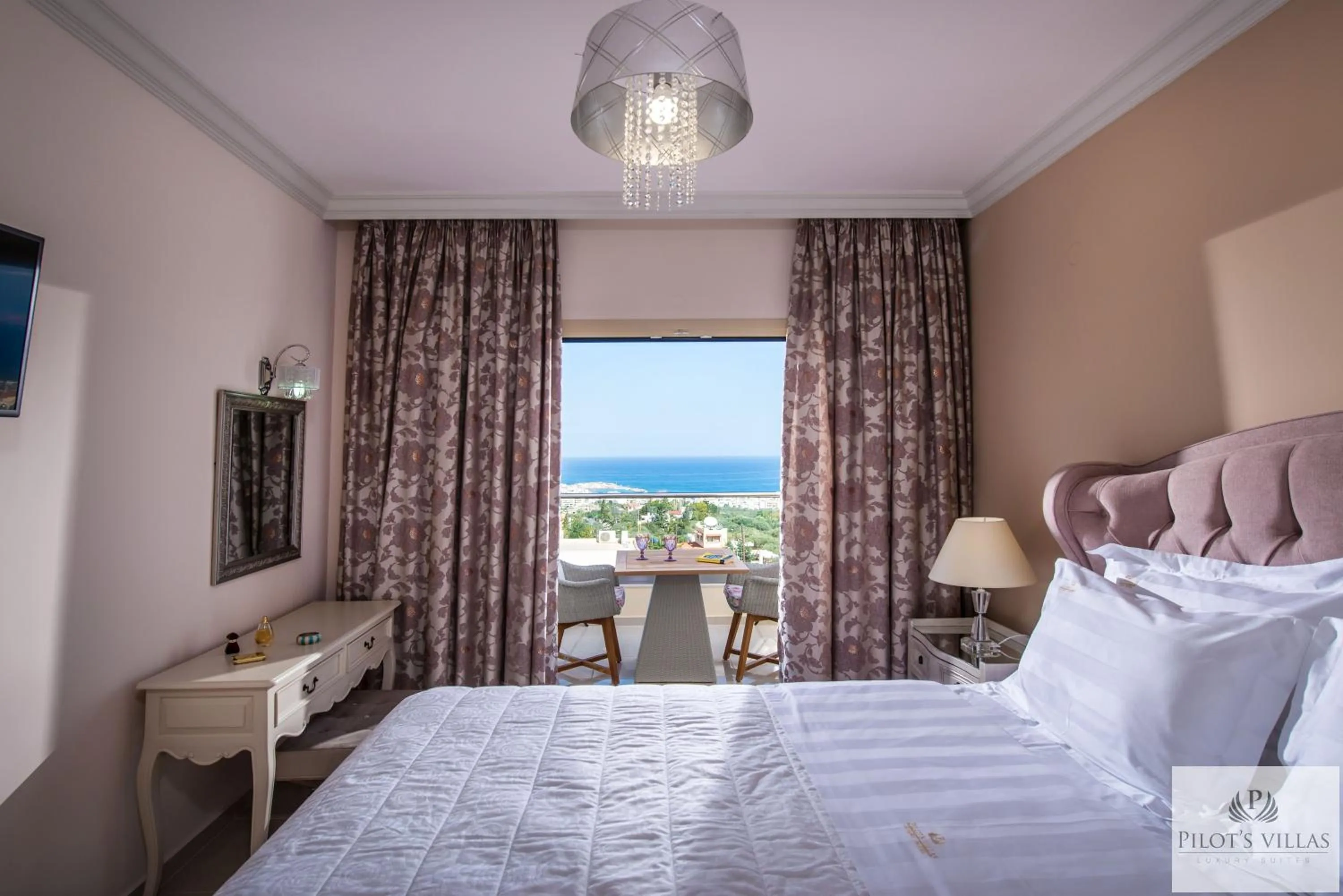 Photo of the whole room, Bed in Pilot's Villas Luxury Suites