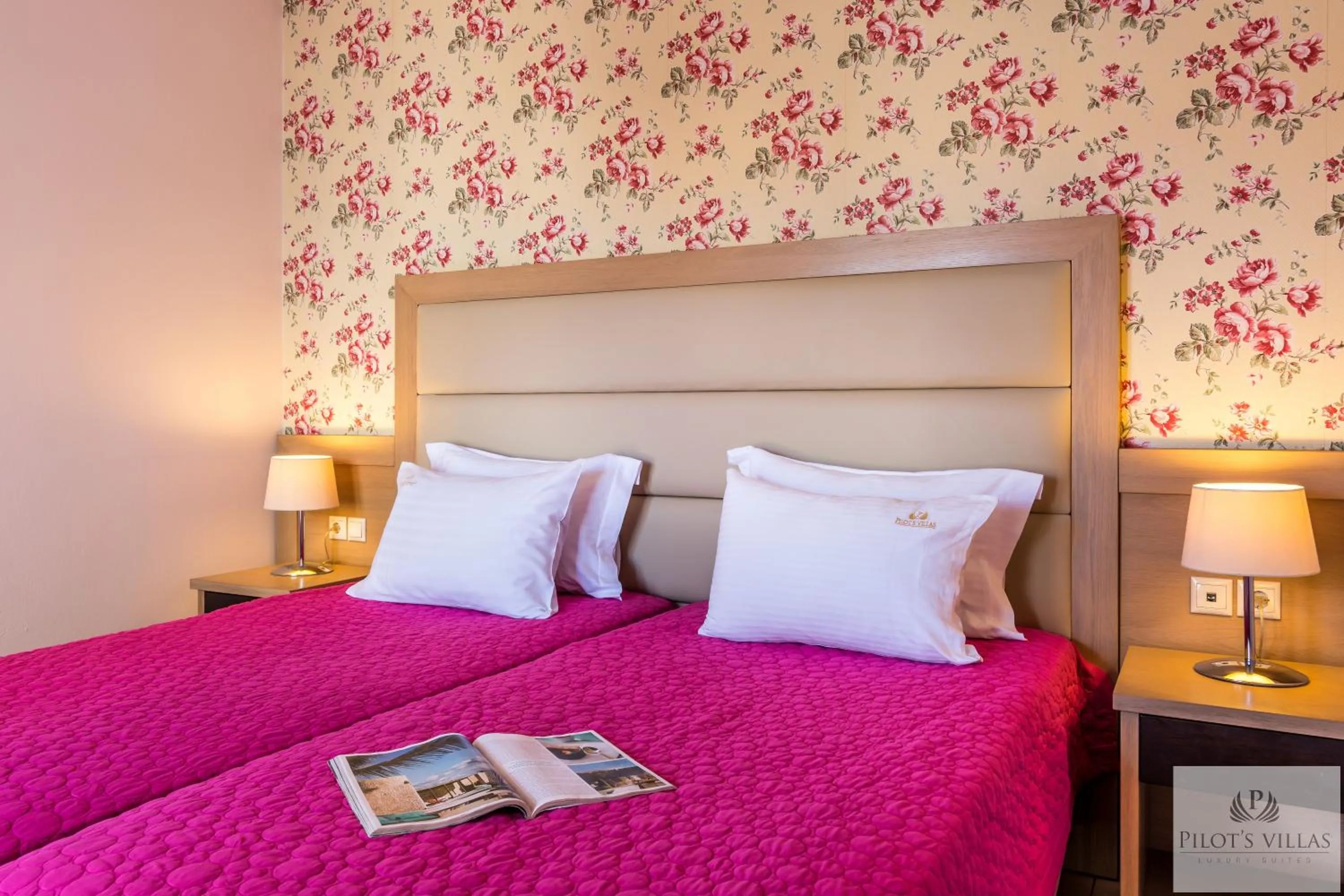 Bed in Pilot's Villas Luxury Suites