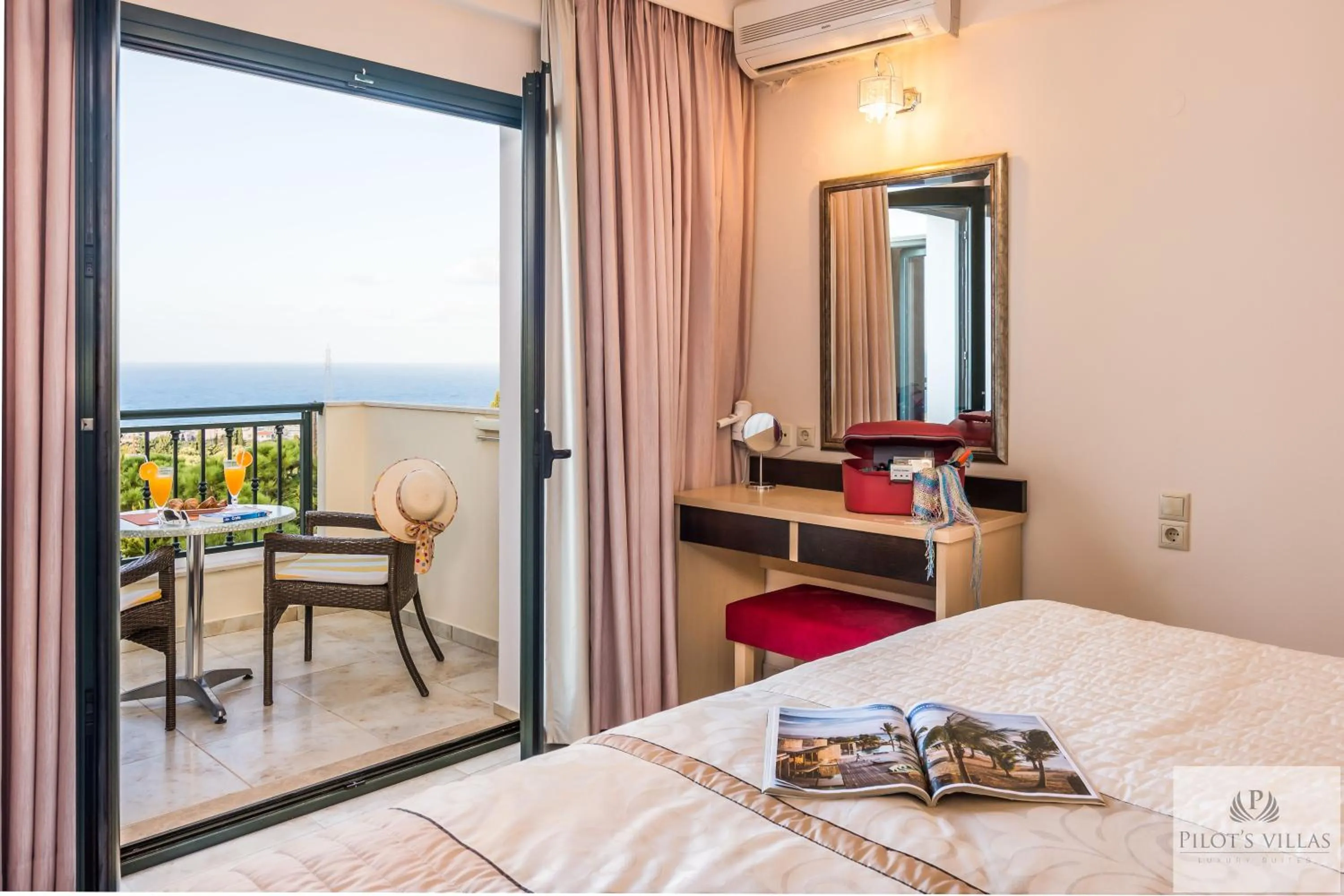 Balcony/Terrace, Bed in Pilot's Villas Luxury Suites