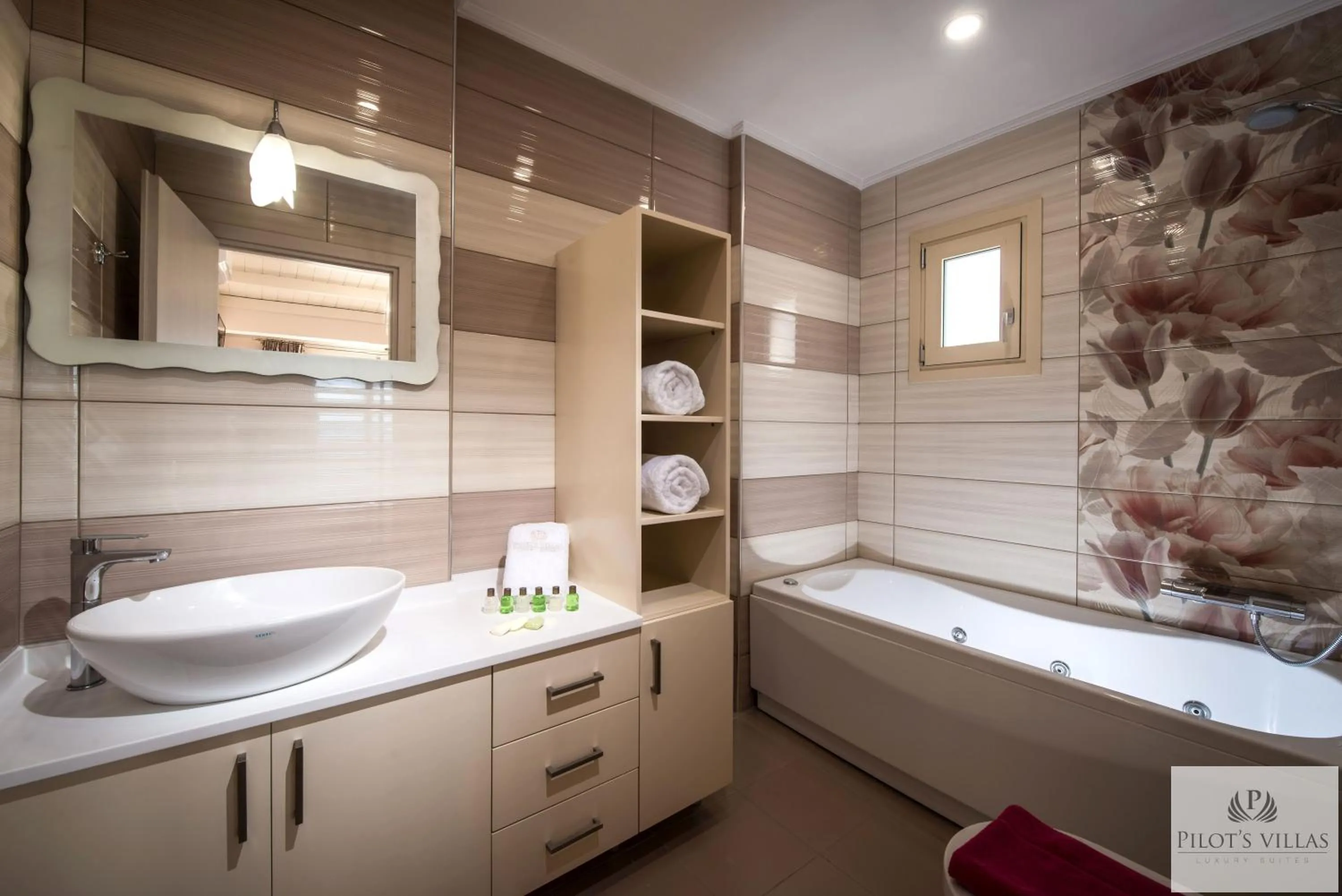 Bathroom in Pilot's Villas Luxury Suites