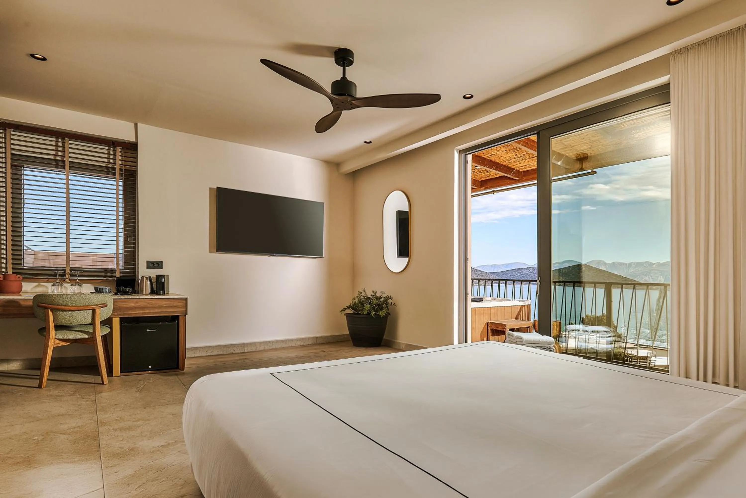 Photo of the whole room, Bed in Enorme Infinity Elounda - Adults Only