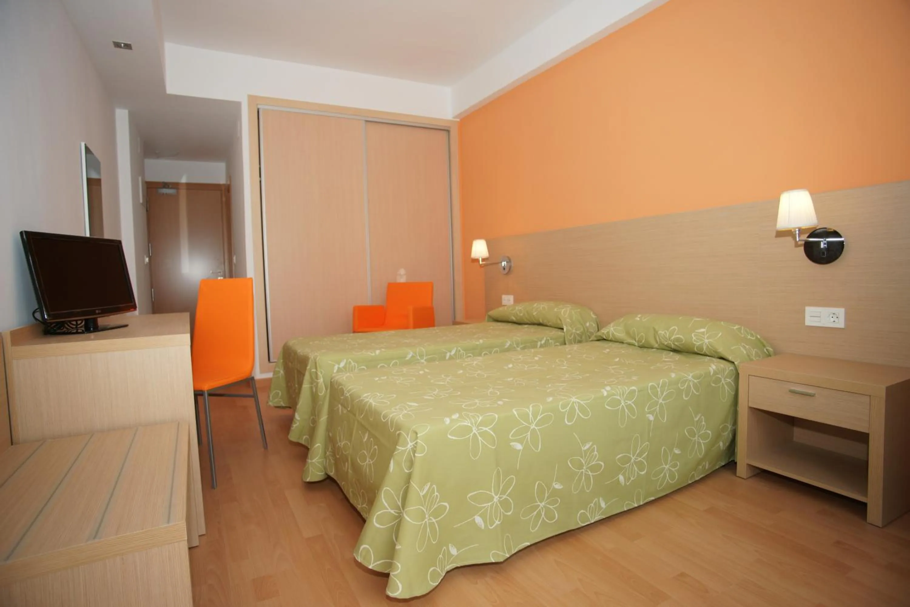 Photo of the whole room, Bed in Hotel Golden