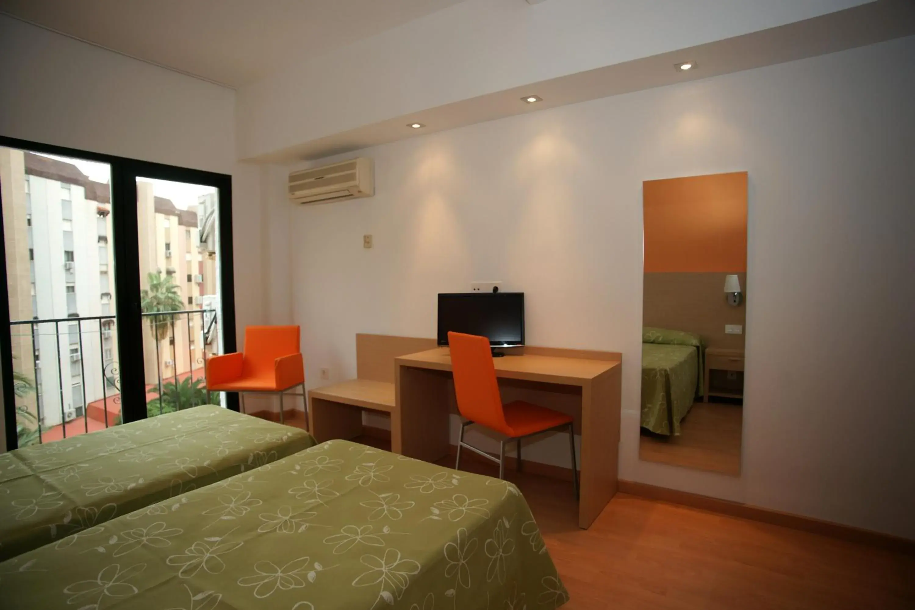 Bedroom, Bed in Hotel Golden Bedroom, Bed in Hotel Golden