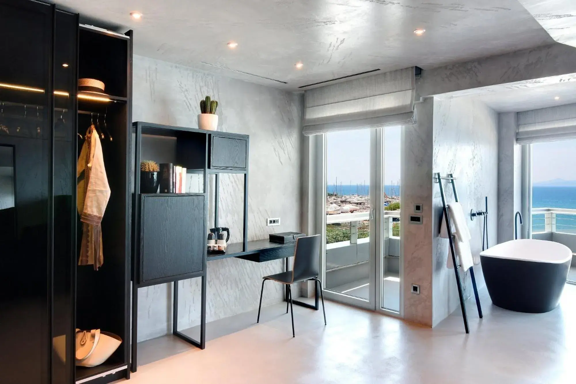 Property building in Poseidon Athens Hotel Property building in Poseidon Athens Hotel