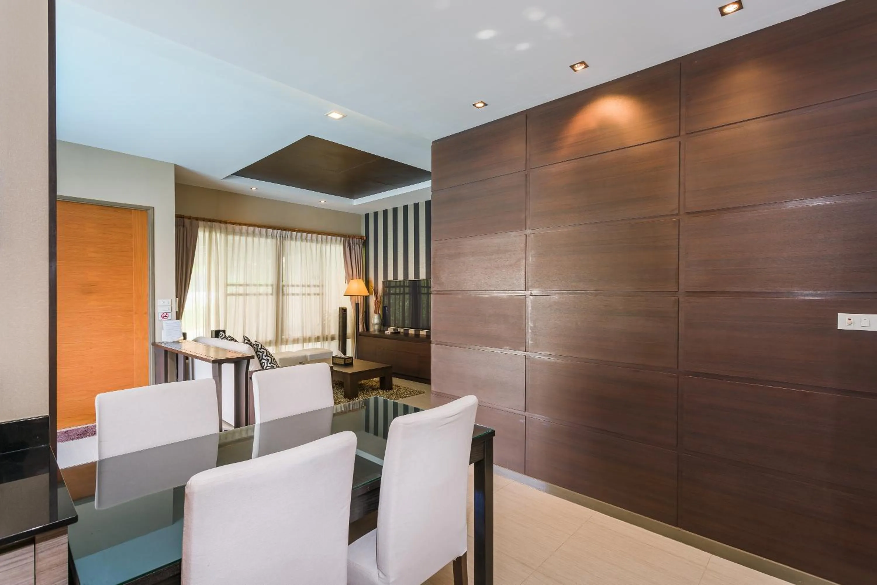 Dining area in The Ville Pool Villa Jomtien A23