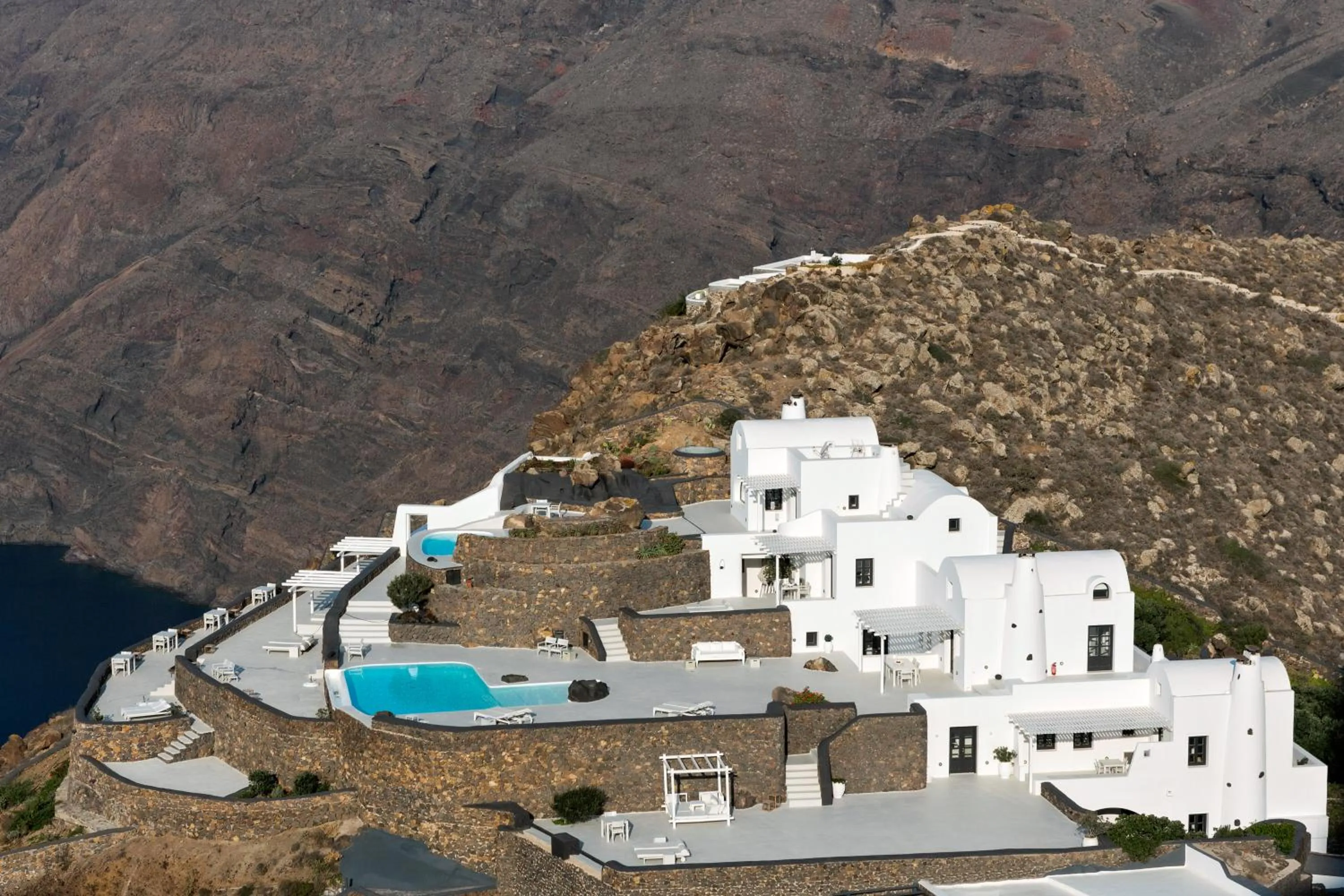 Property building in Aenaon Villas