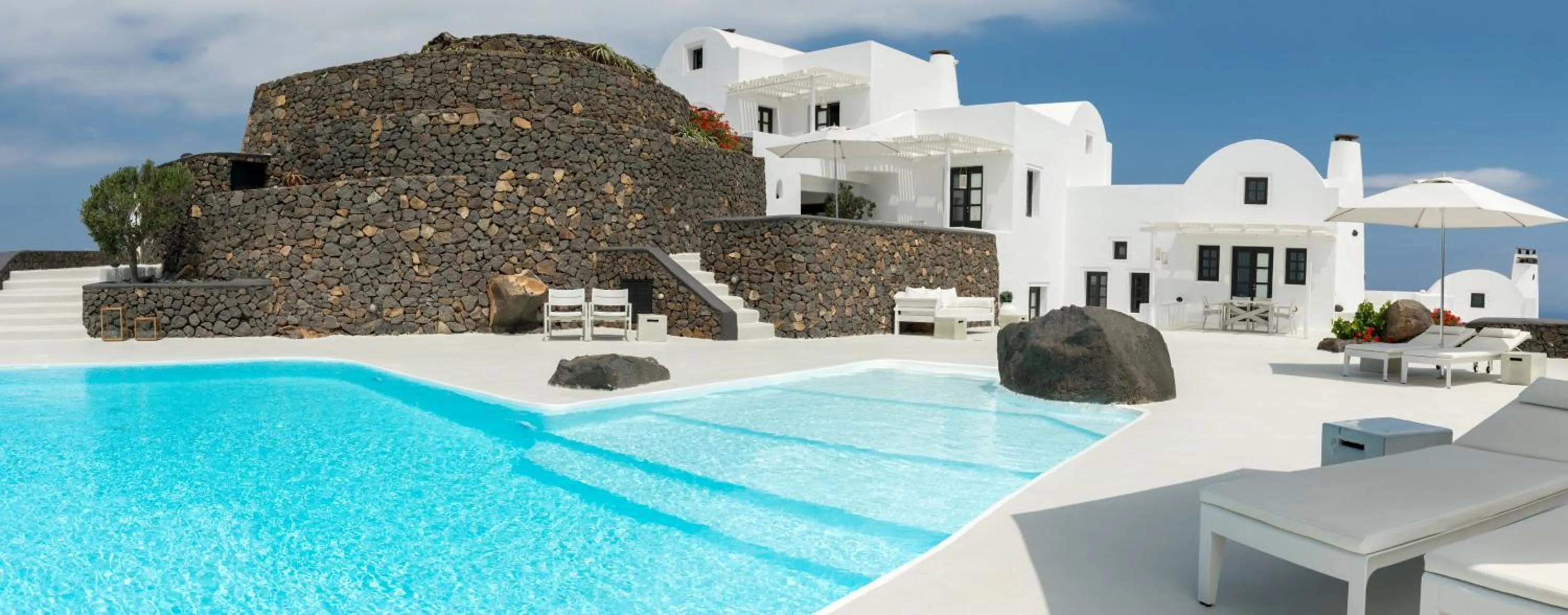 Swimming pool in Aenaon Villas